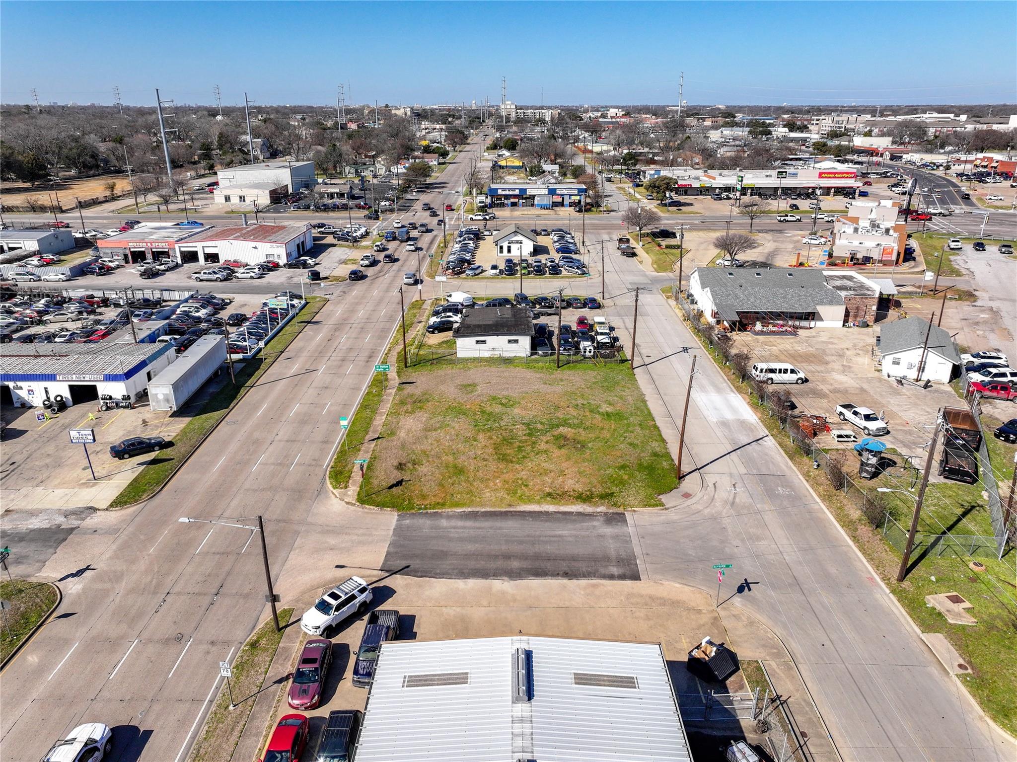 main property photo 16