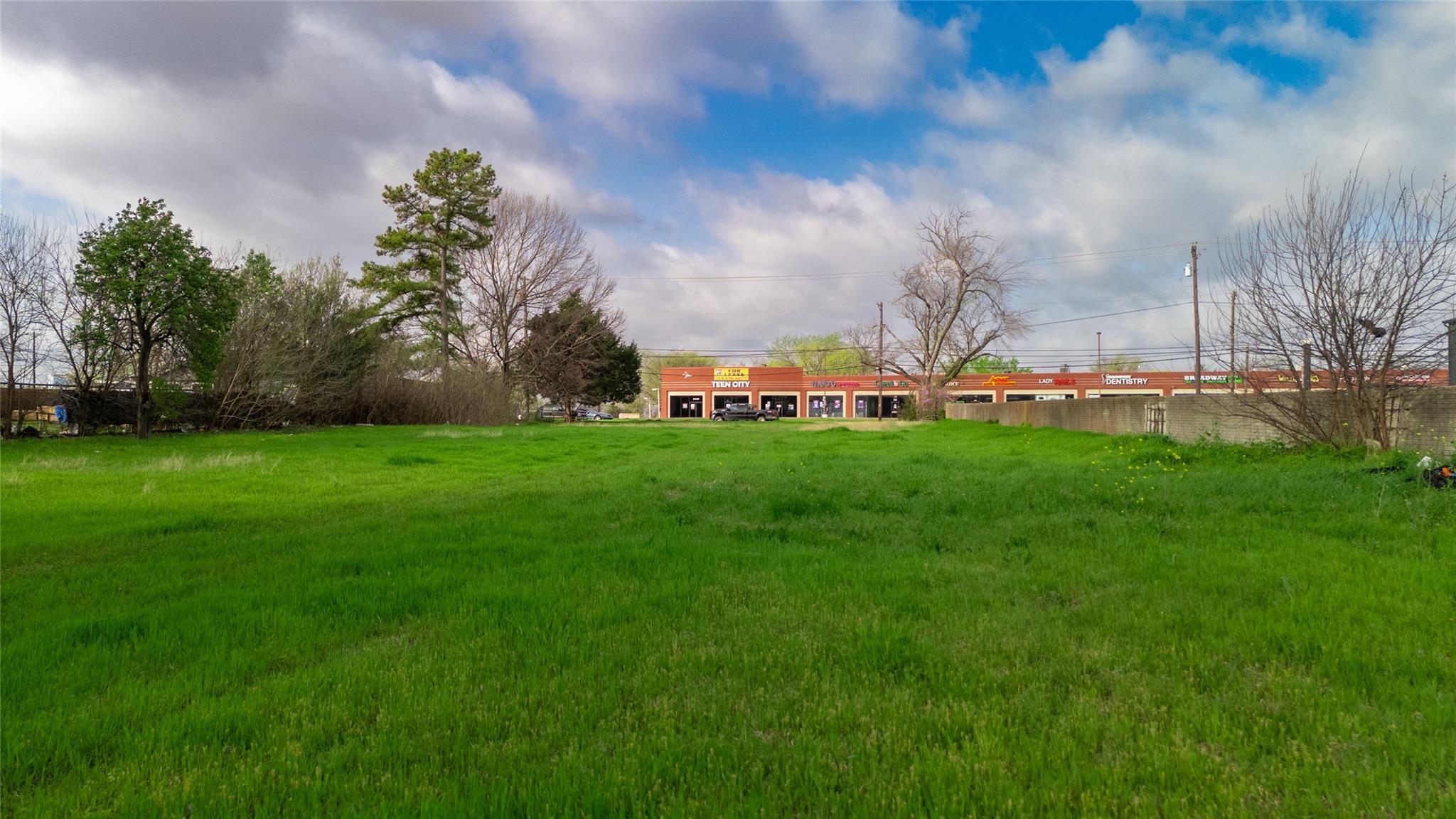 main property photo 14