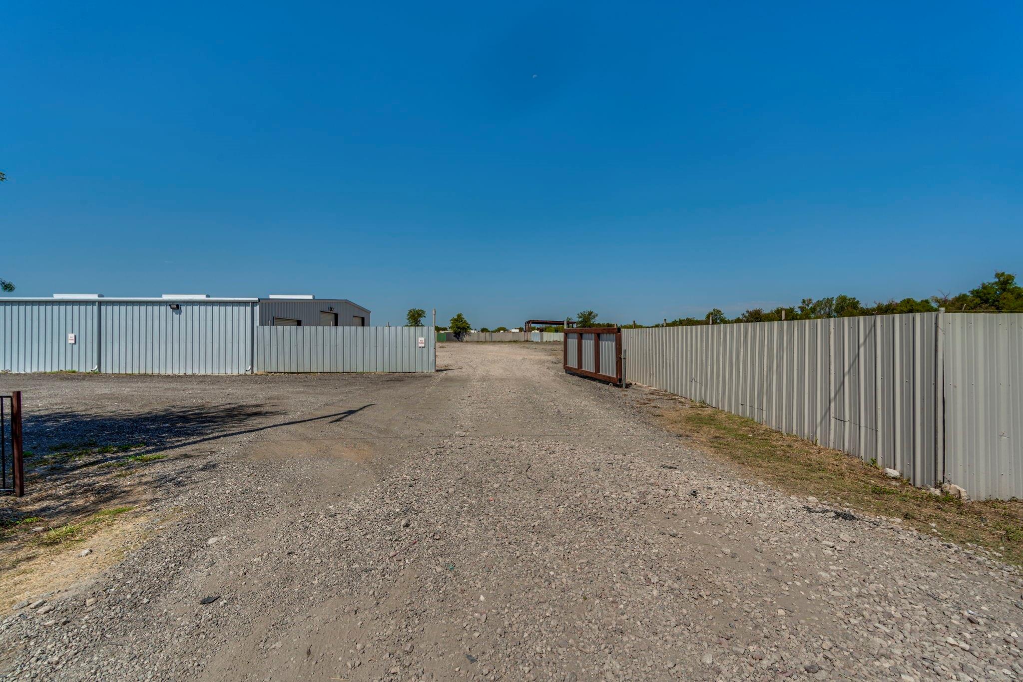 main property photo 19
