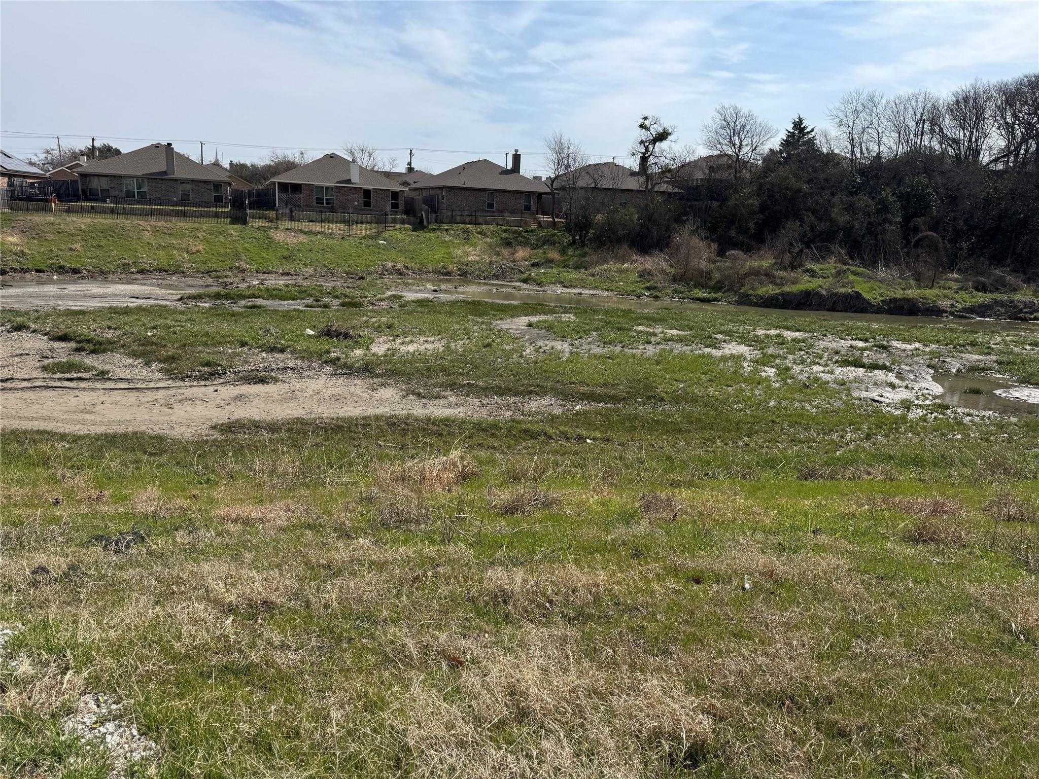main property photo 13