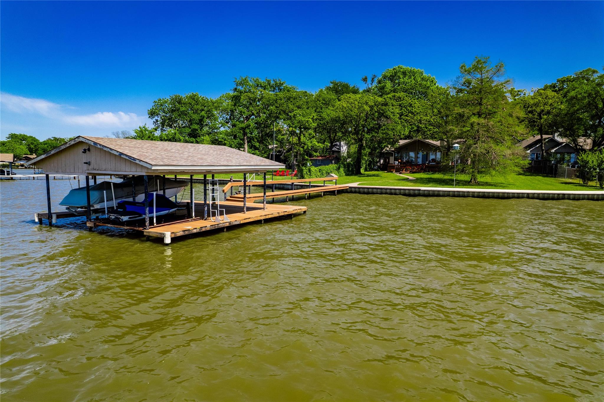 main property photo 19
