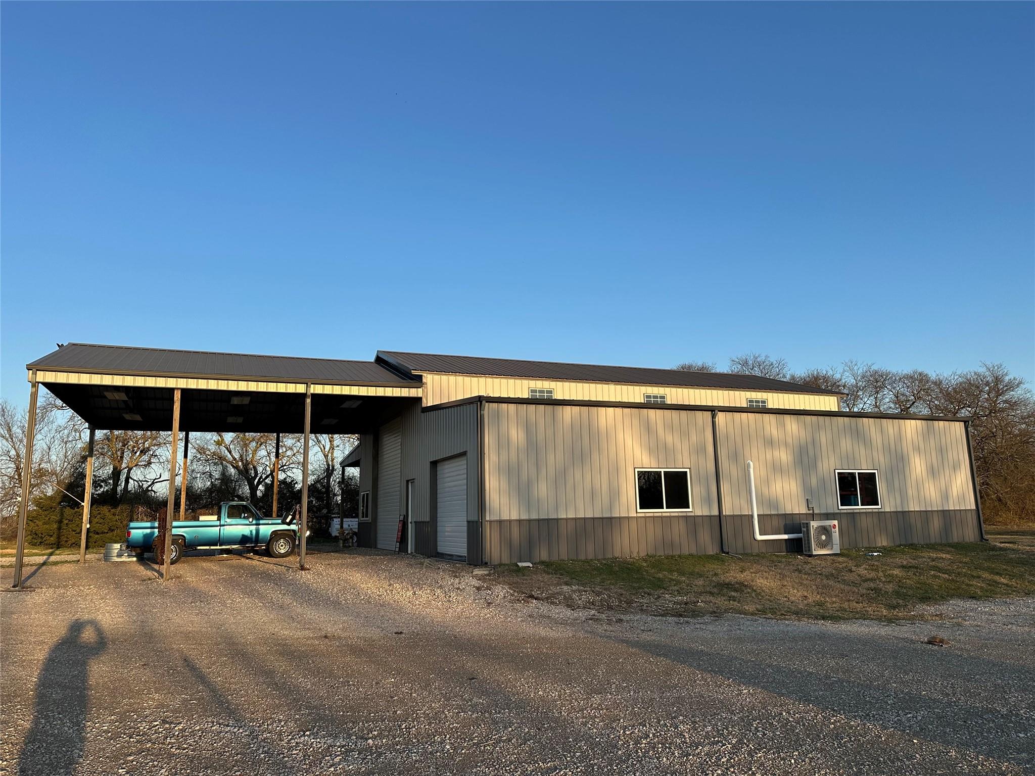 main property photo 8