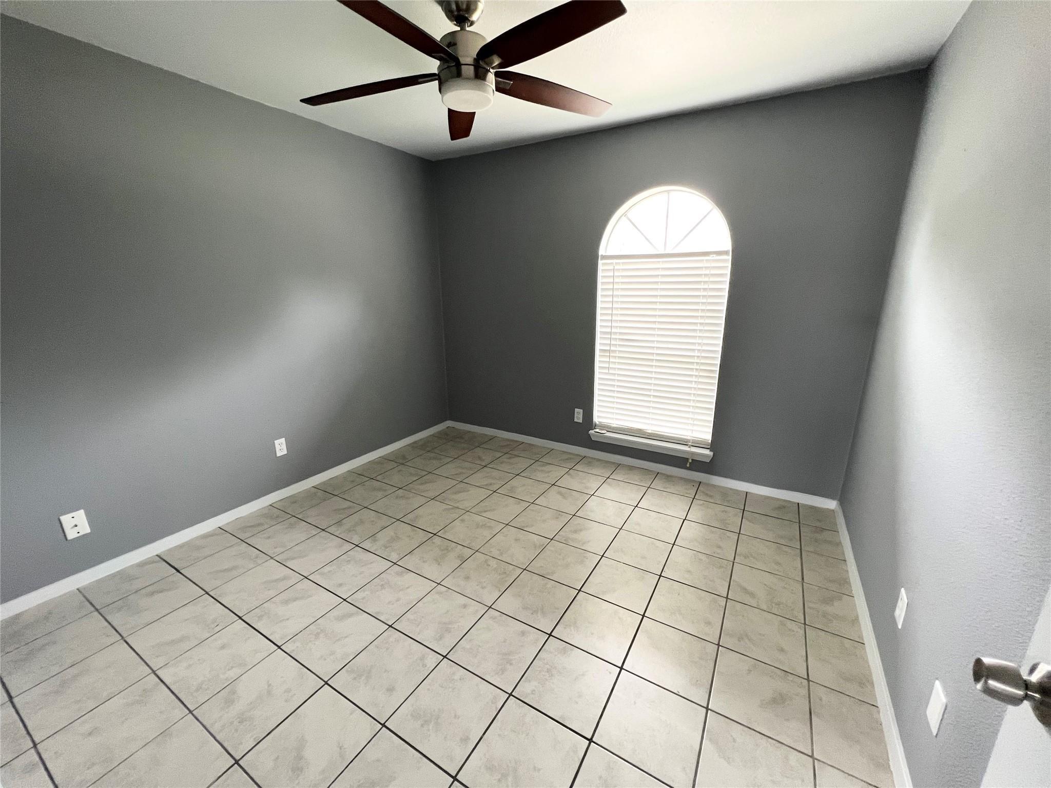 property viewer photo 7