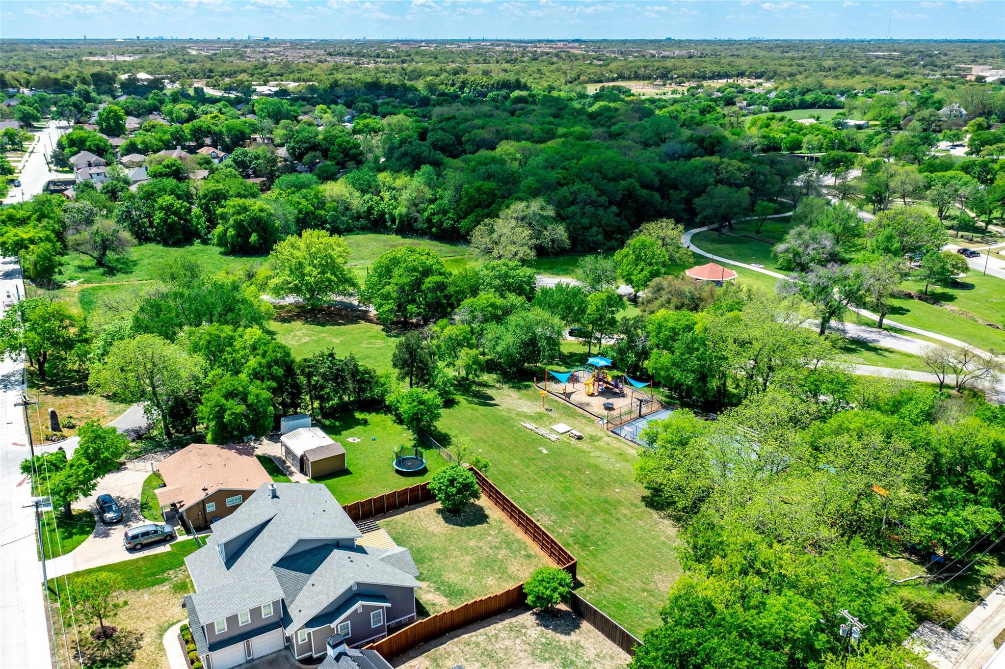 main property photo 19