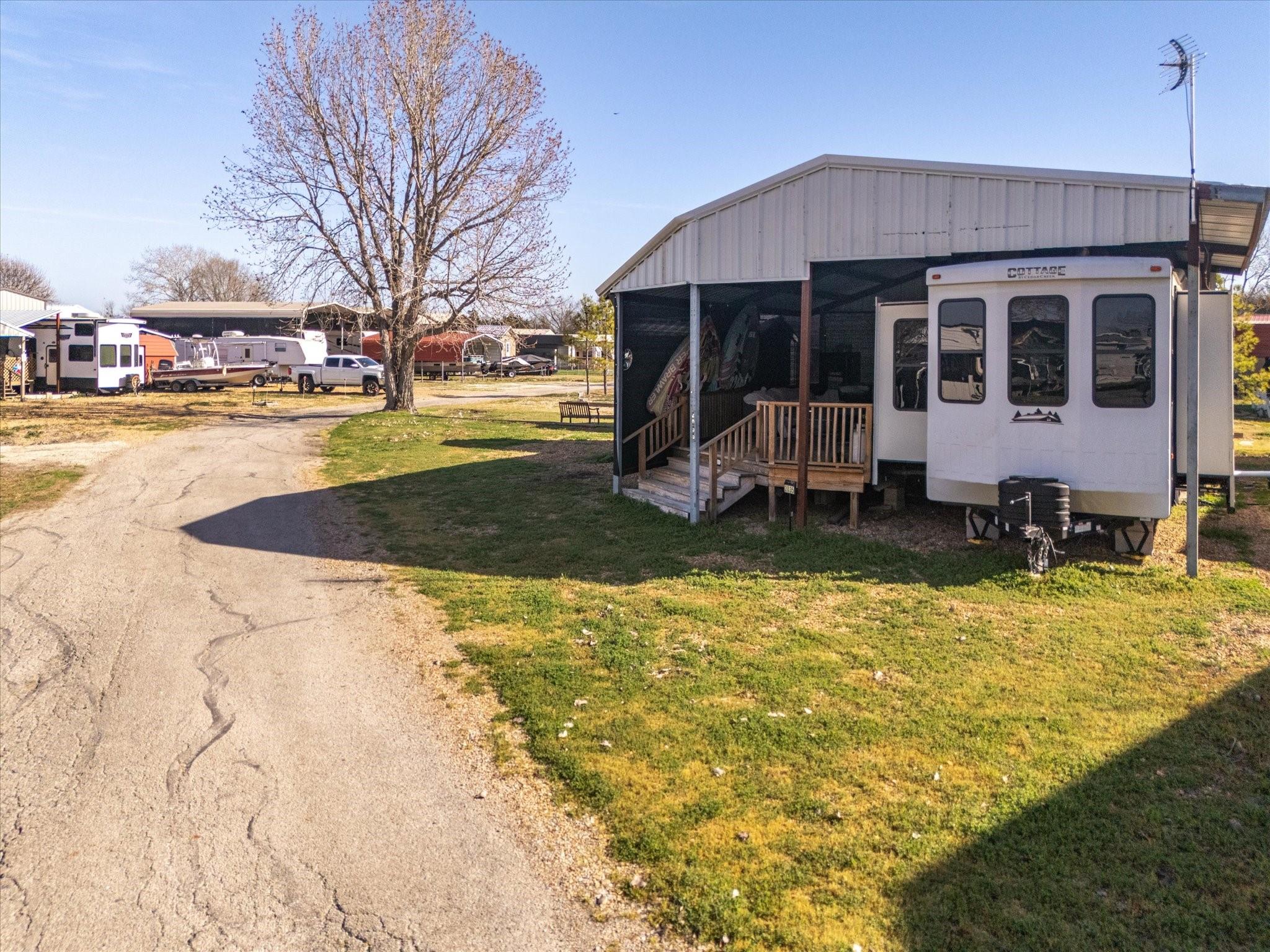 main property photo 15