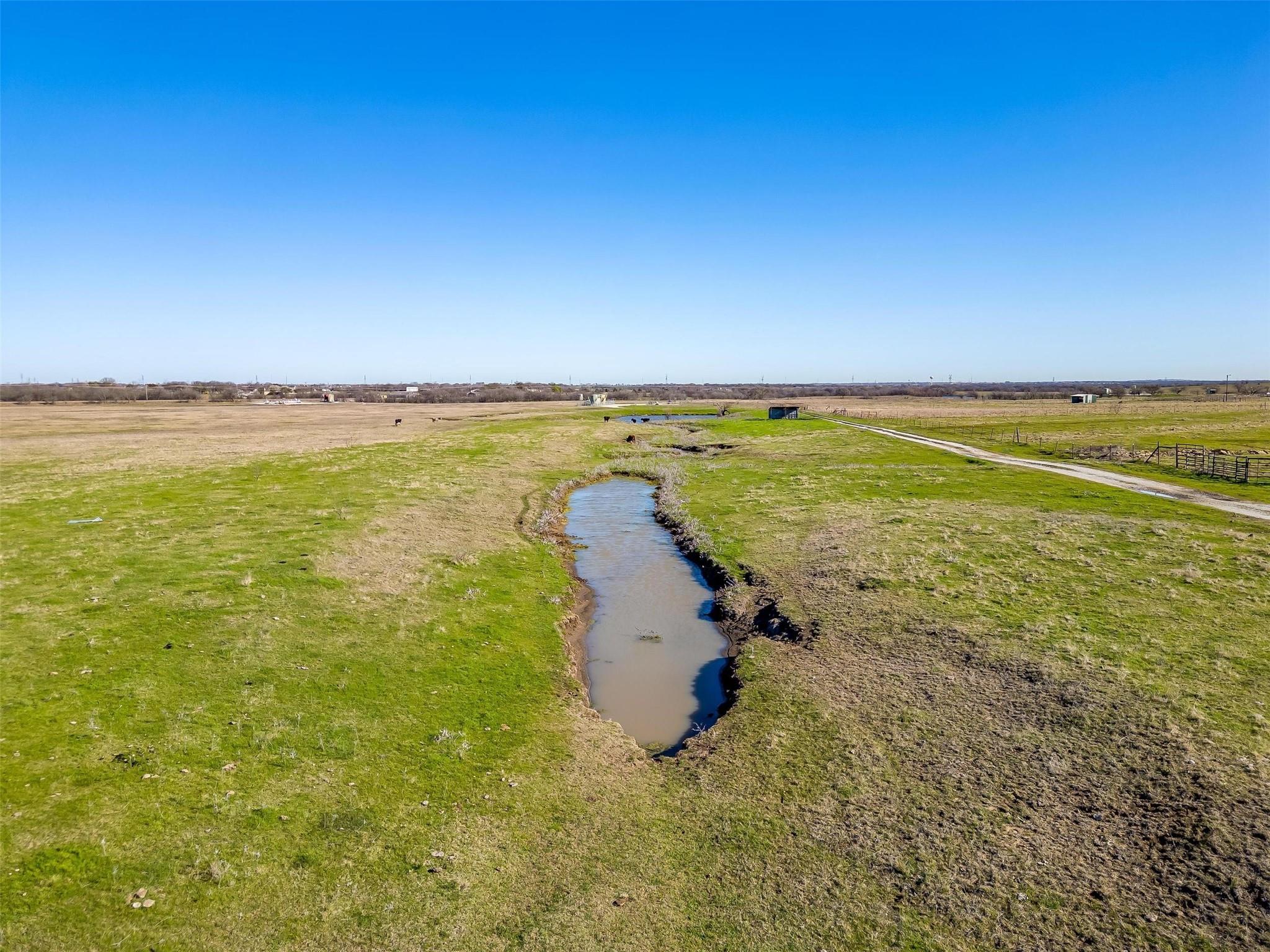 main property photo 10