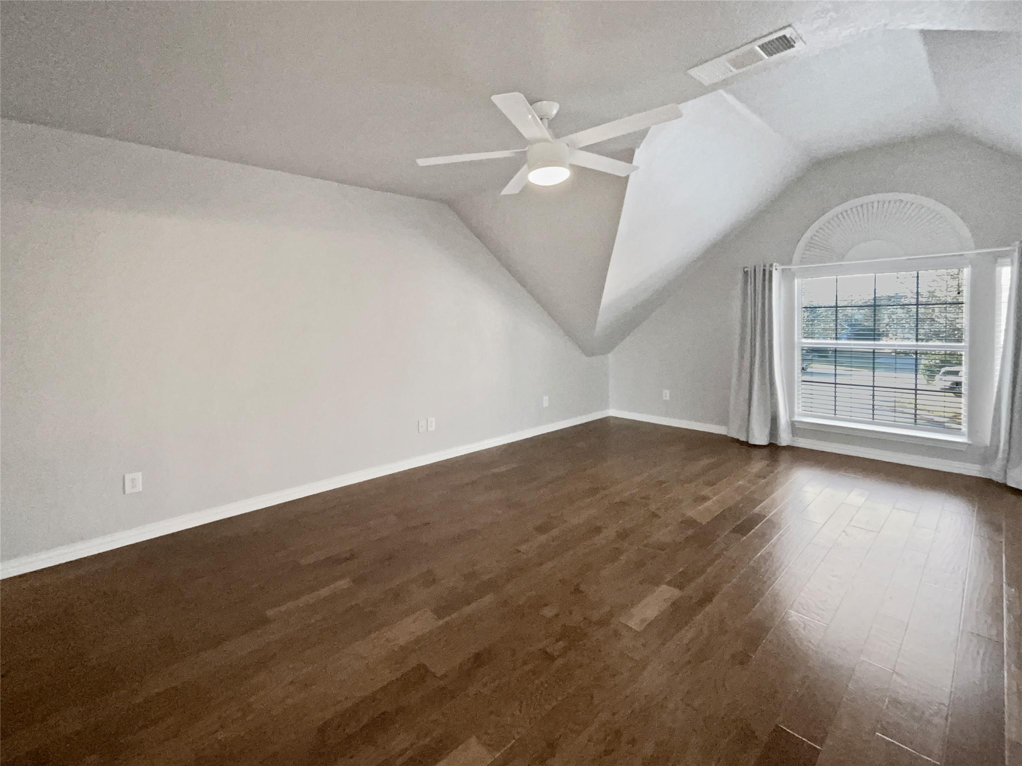 property viewer photo 4