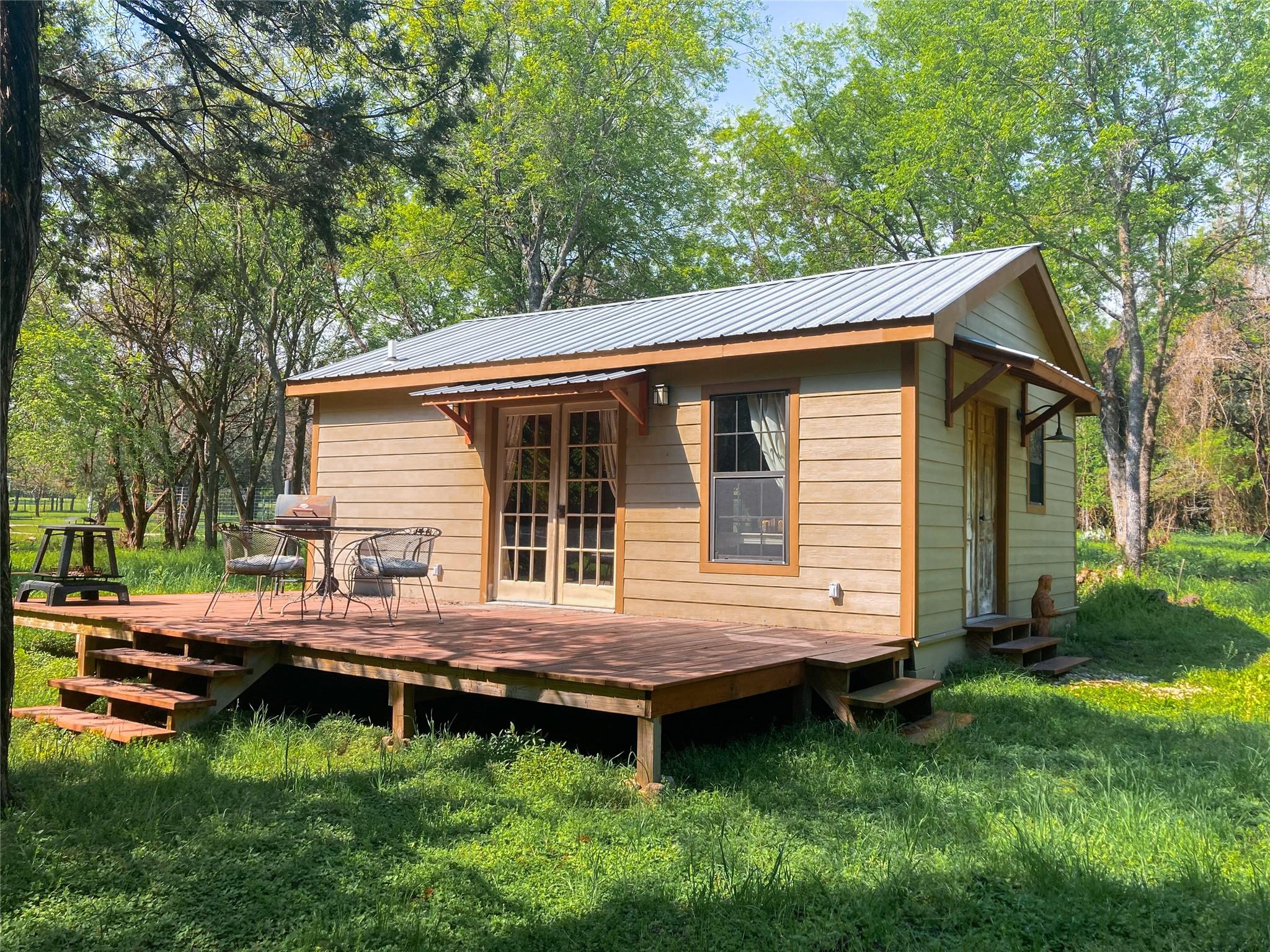 main property photo 25