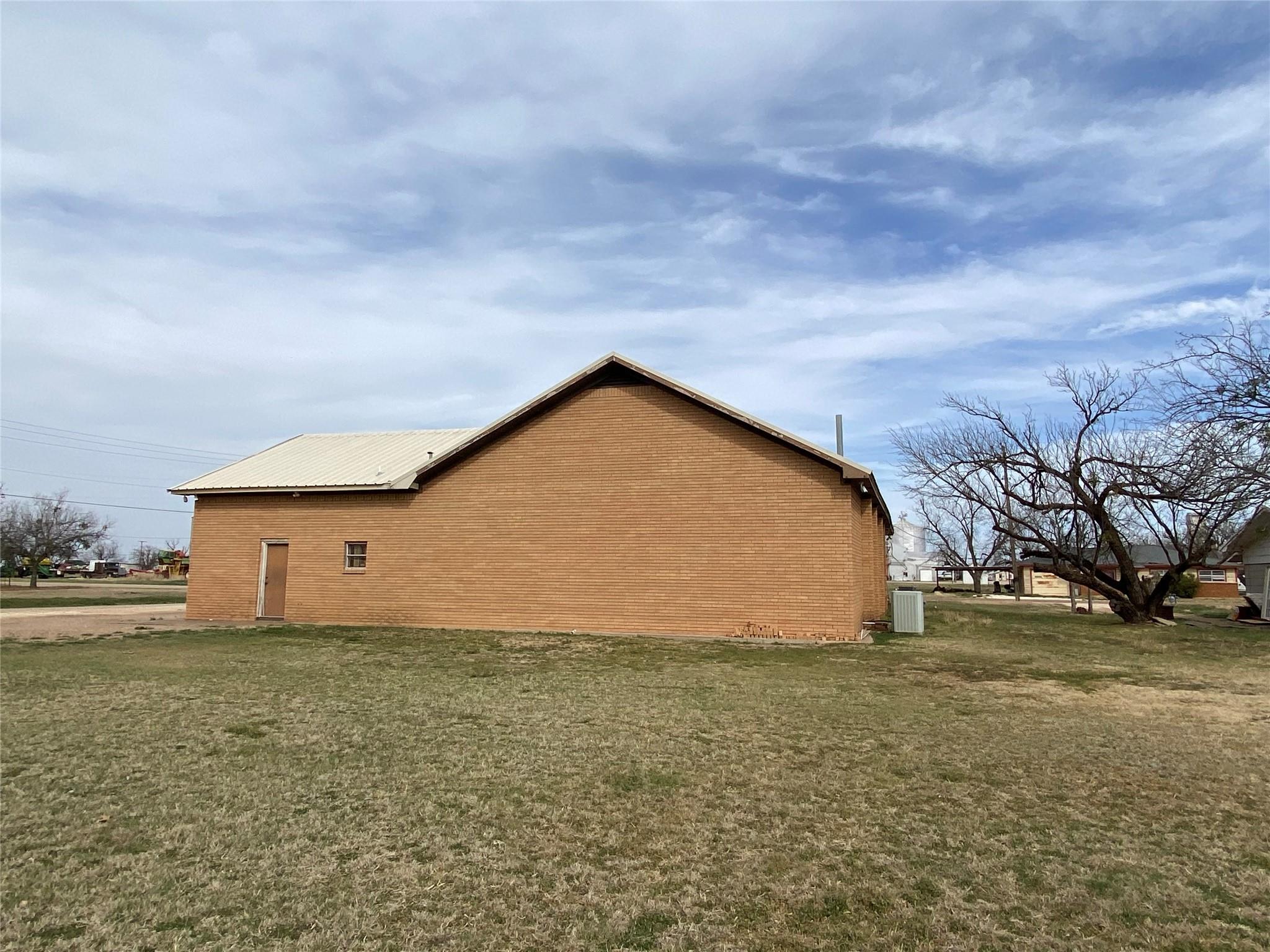main property photo 4