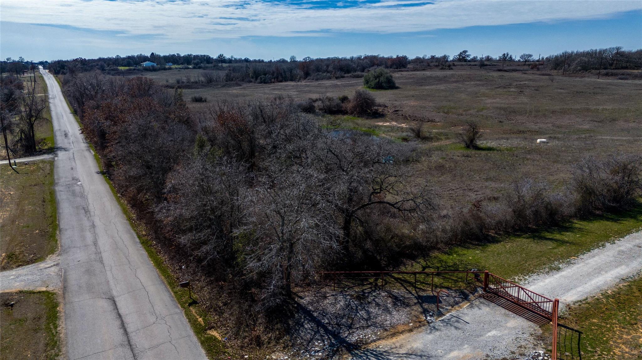 main property photo 11