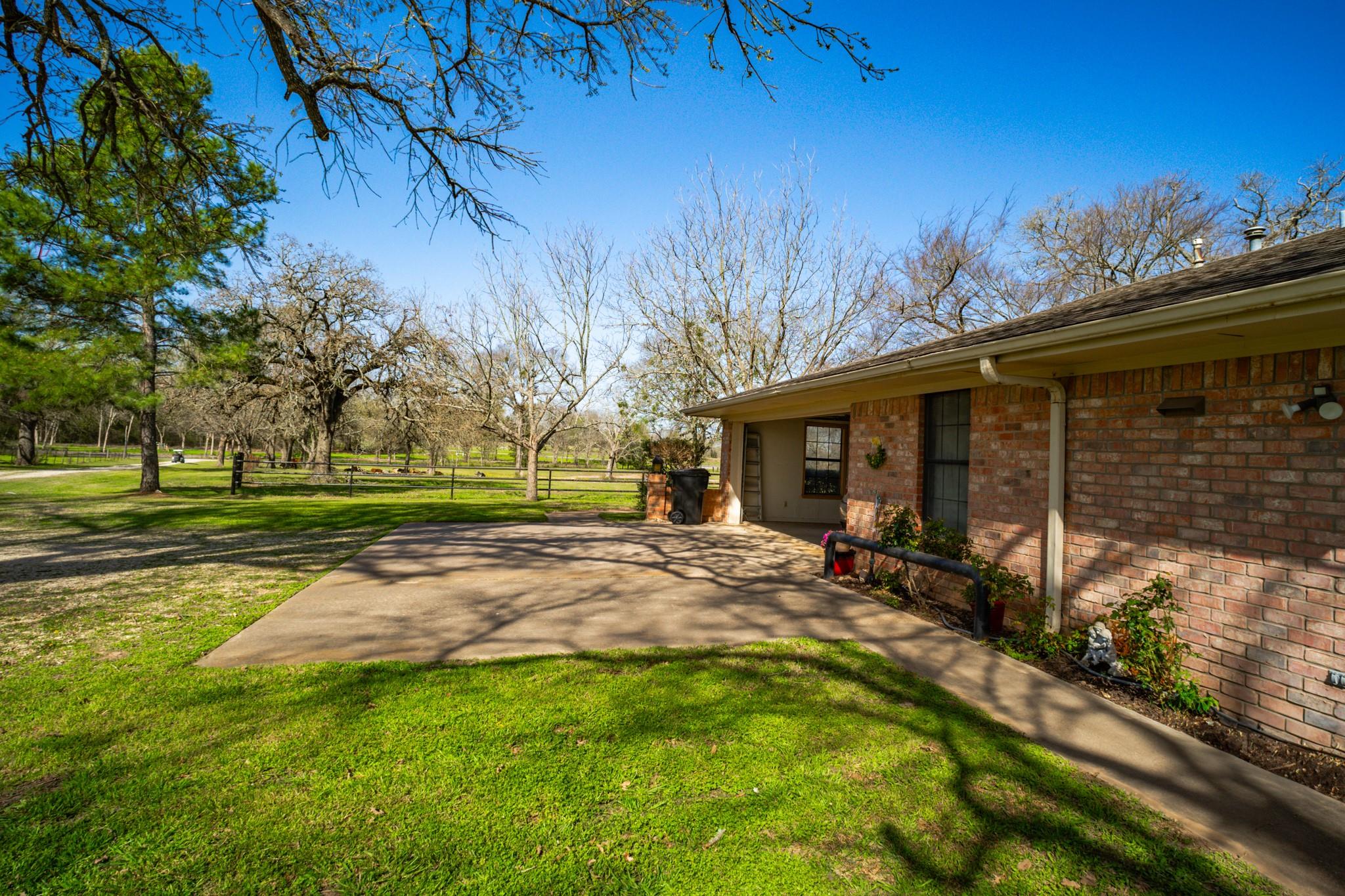 main property photo 6