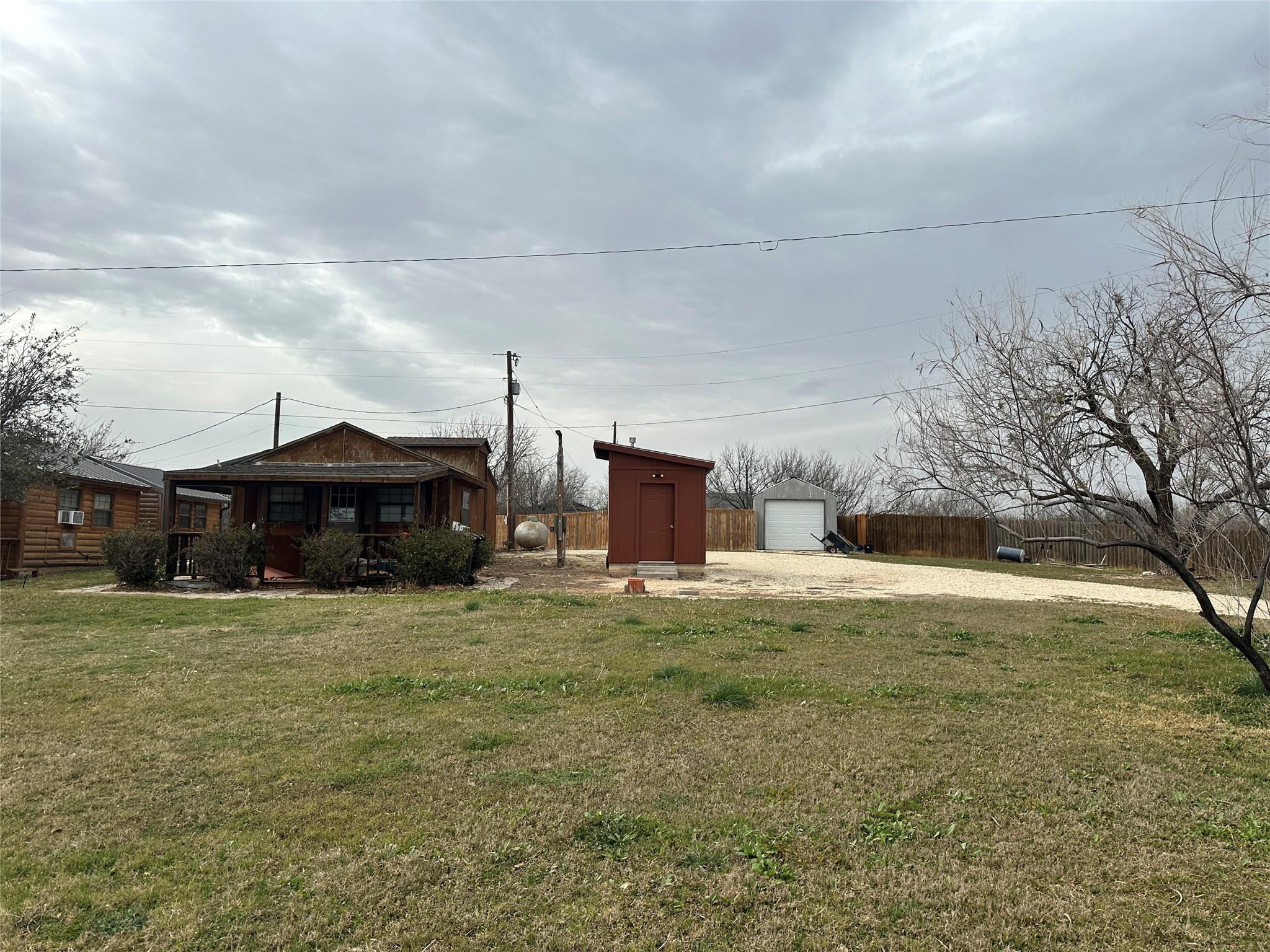 main property photo 10