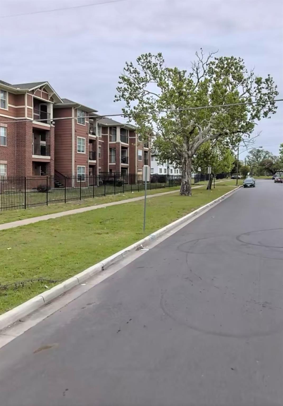 main property photo 19