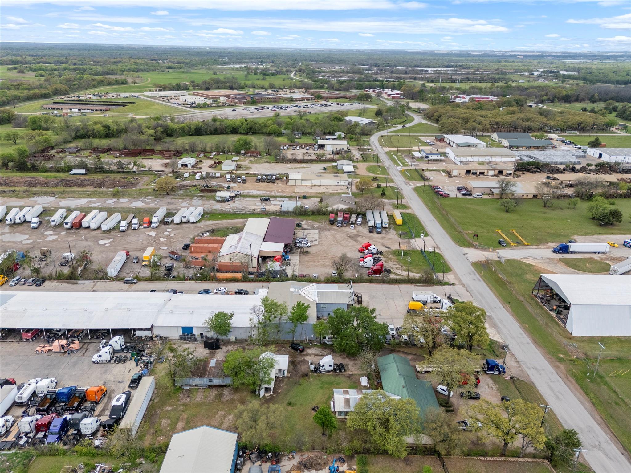 main property photo 11