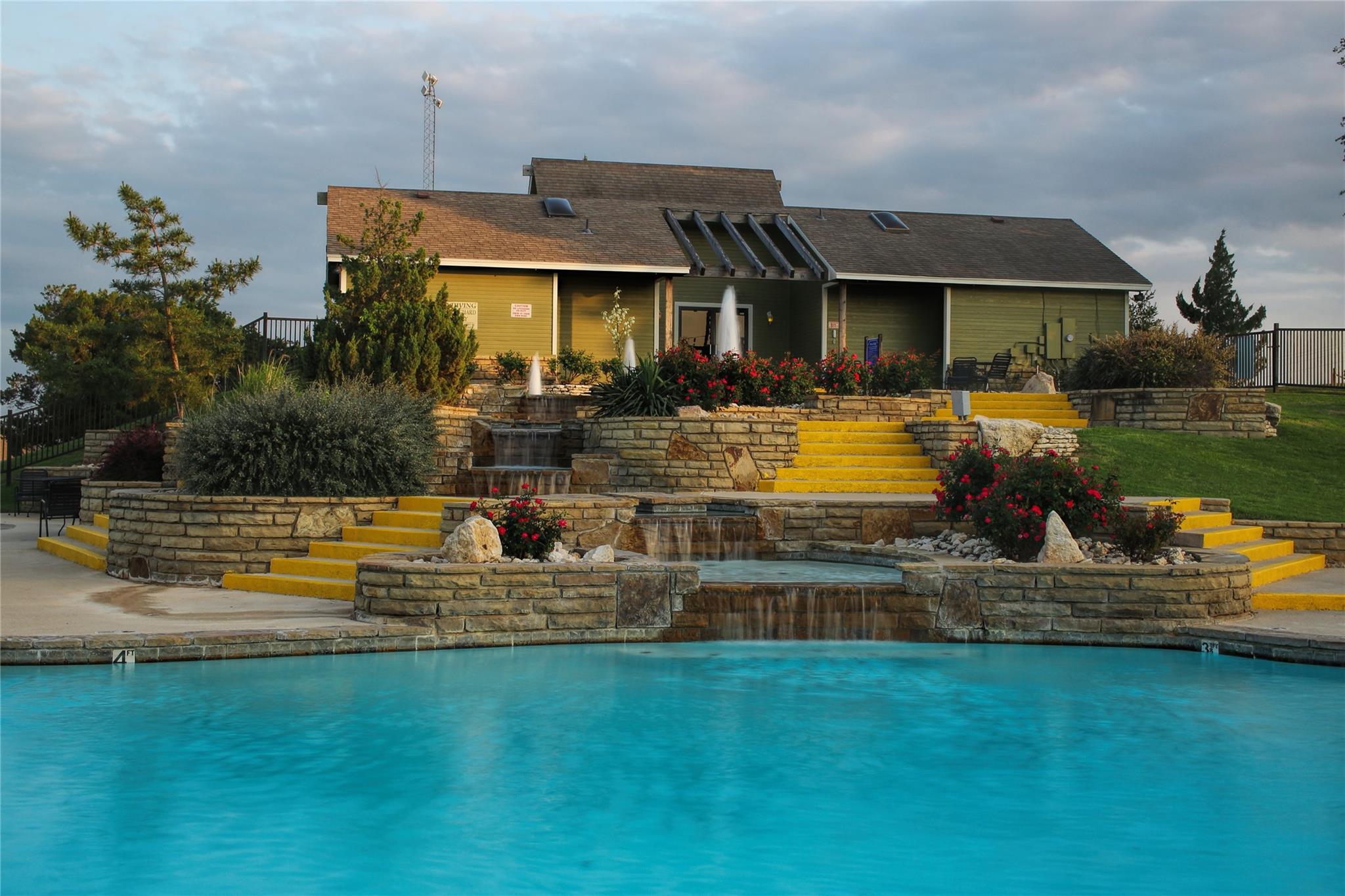main property photo 23