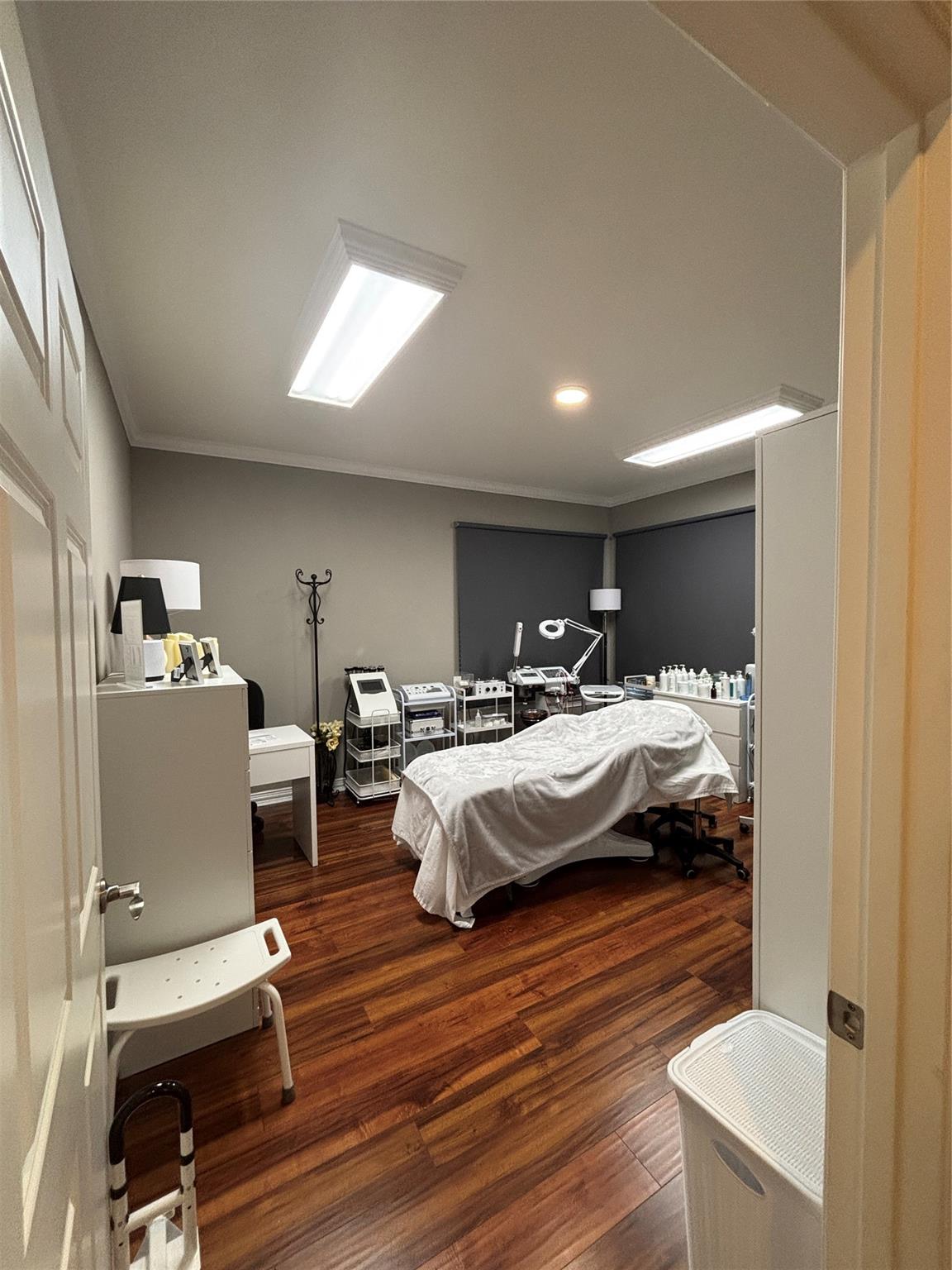 main property photo 8