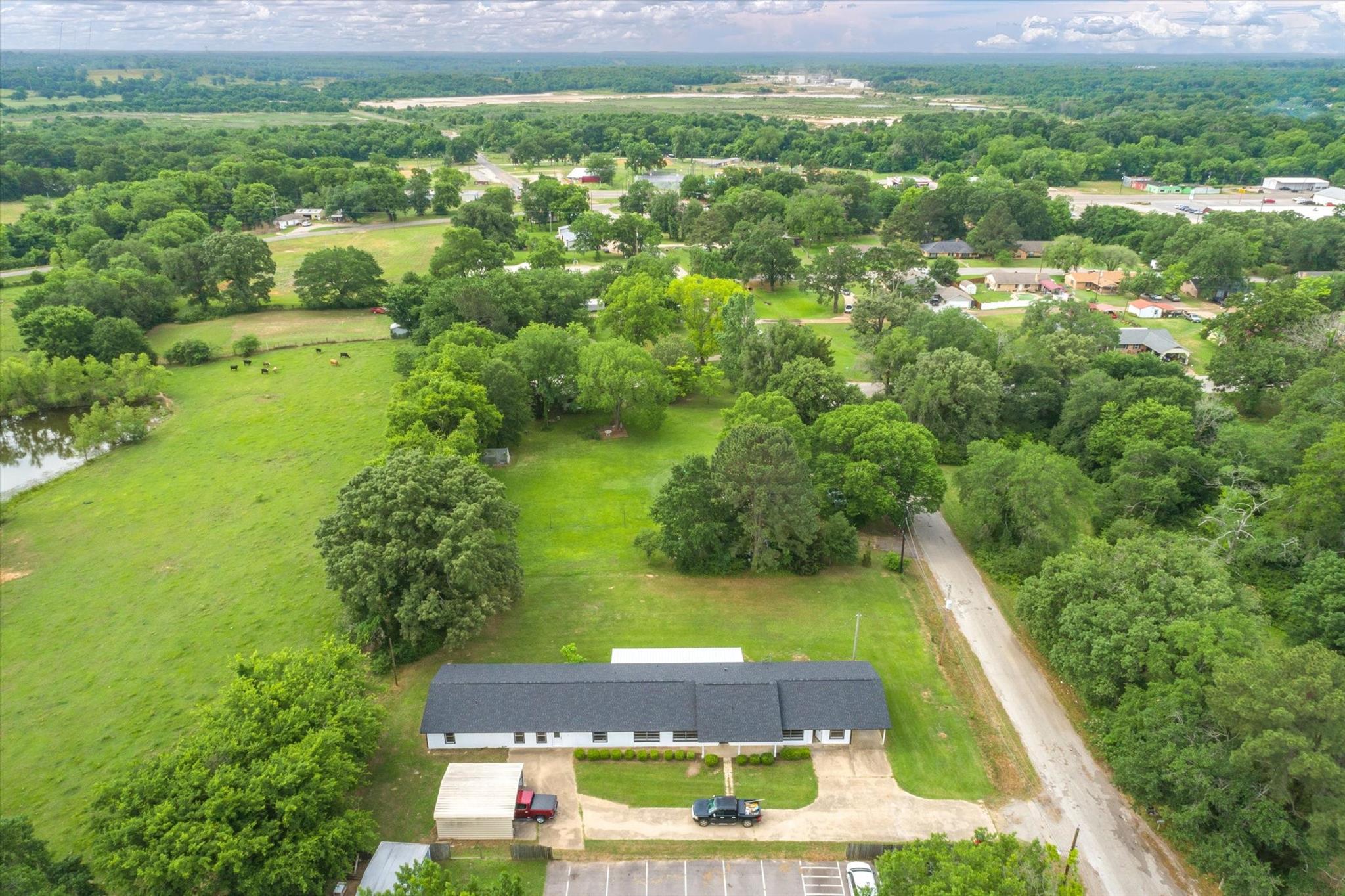 main property photo 38