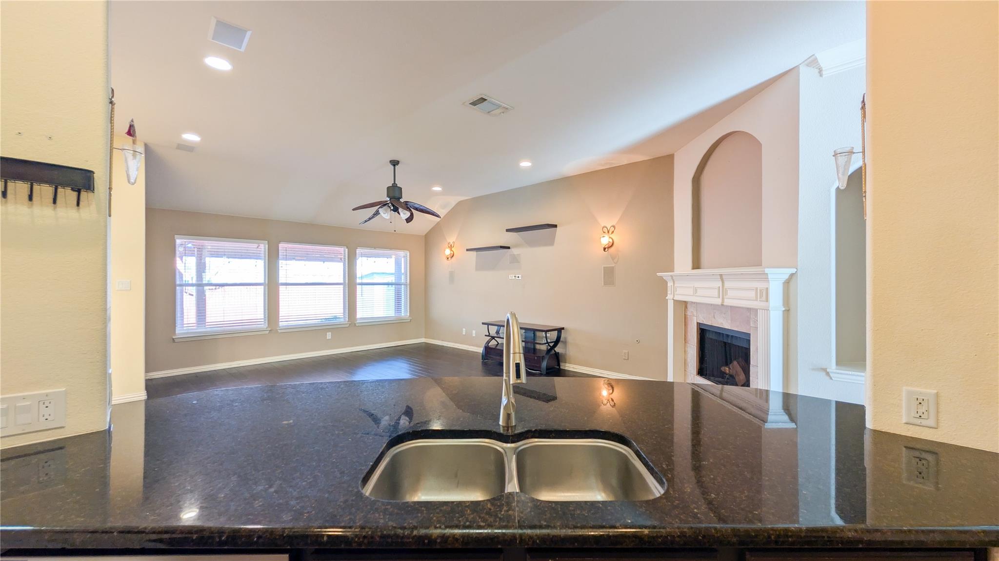 property viewer photo 11