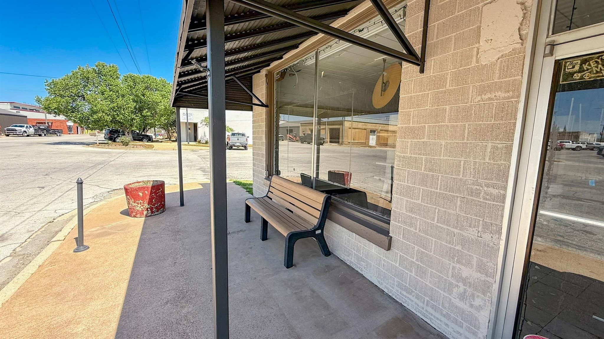 main property photo 14