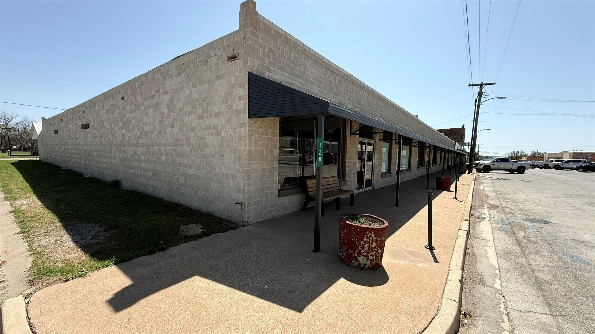 main property photo 5