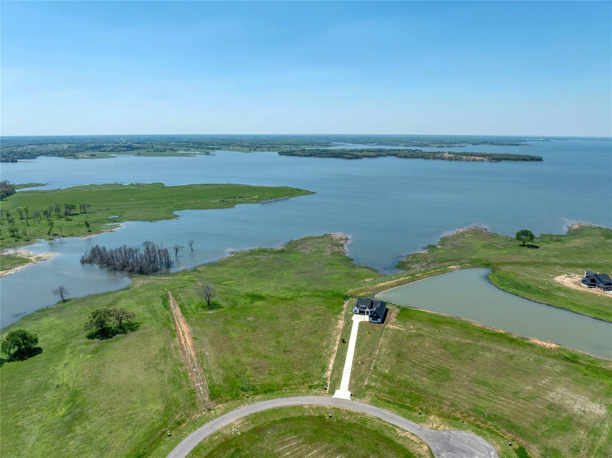 main property photo 10