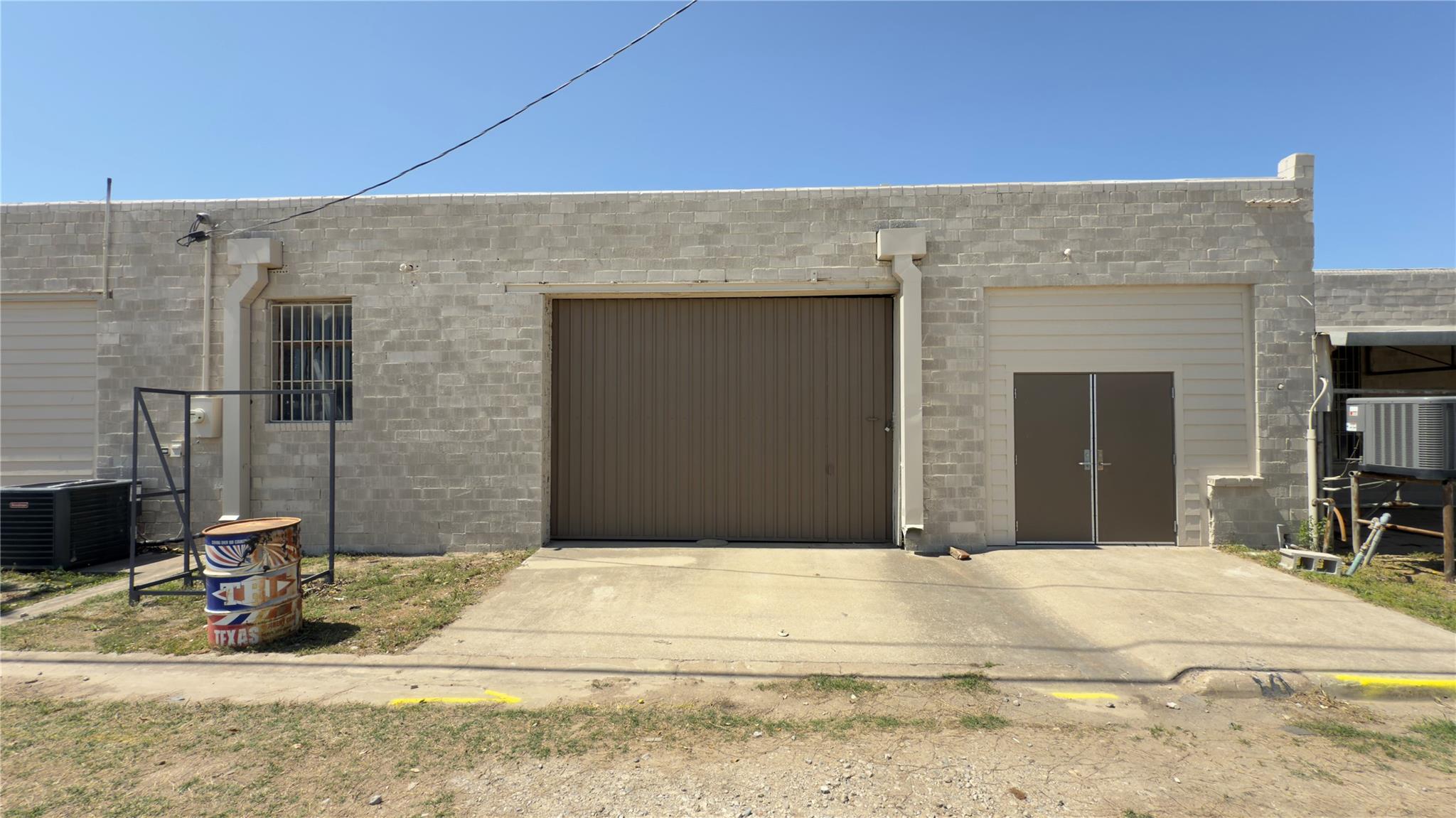 main property photo 16