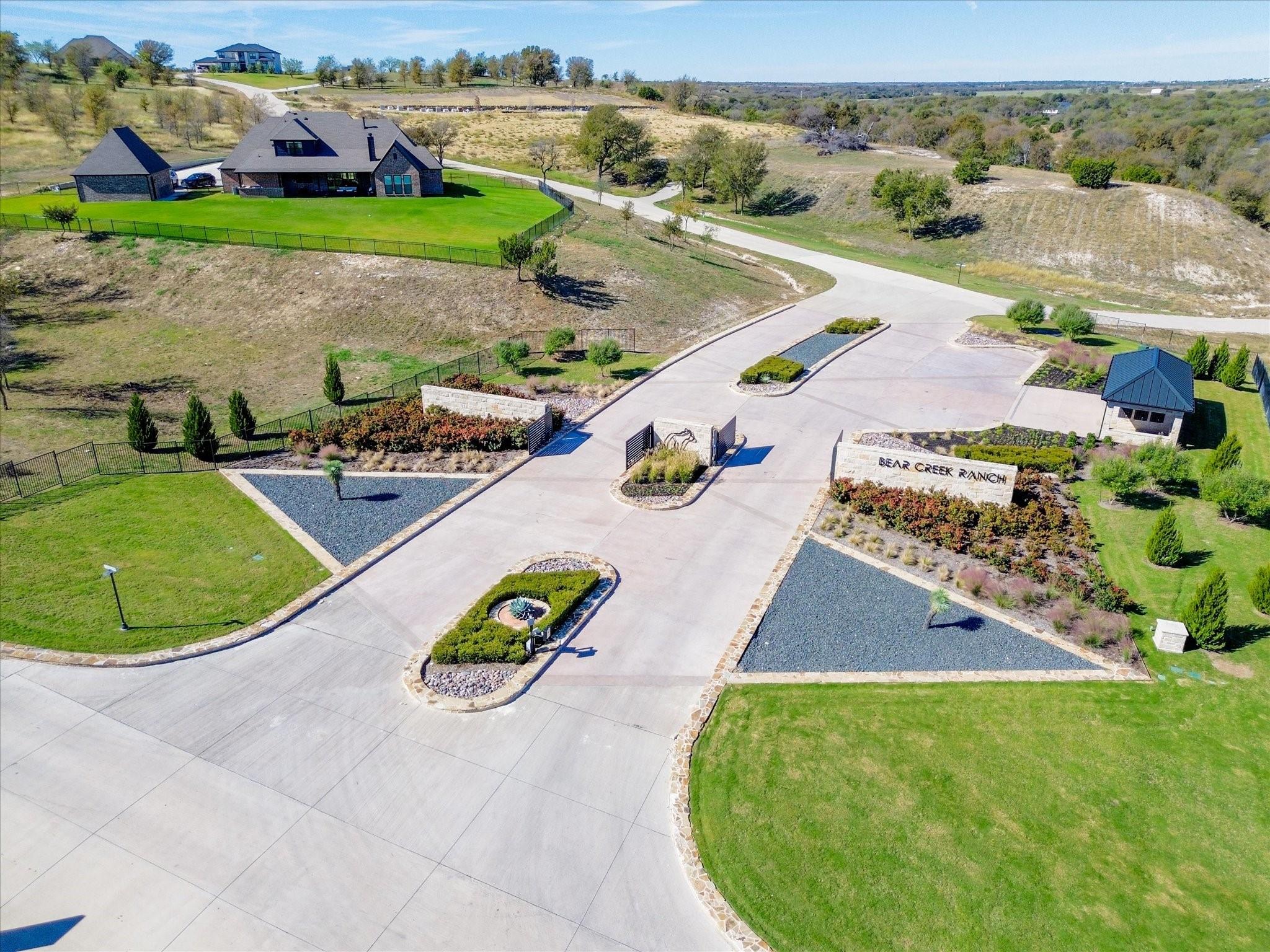 main property photo 4