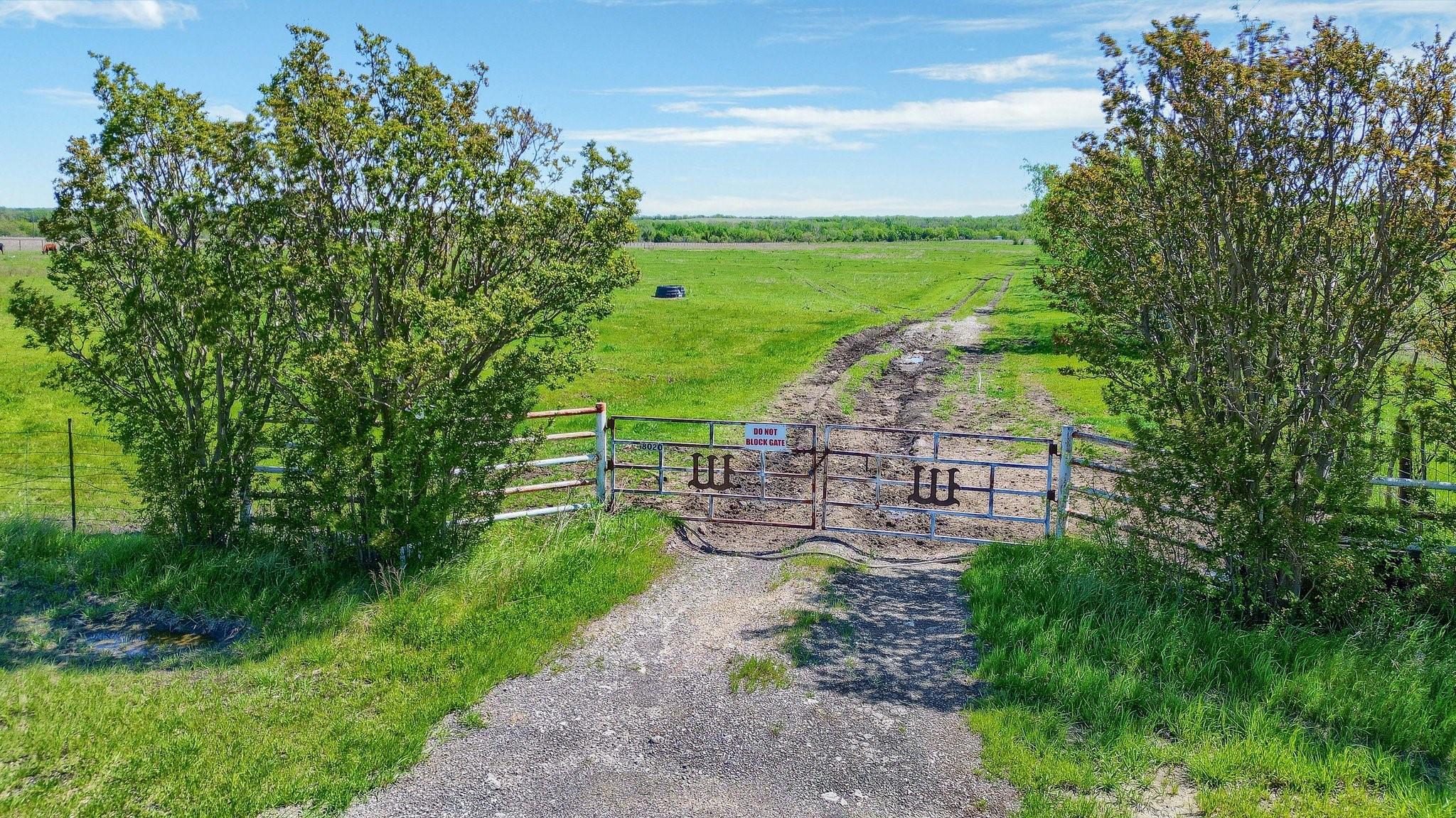 main property photo 7