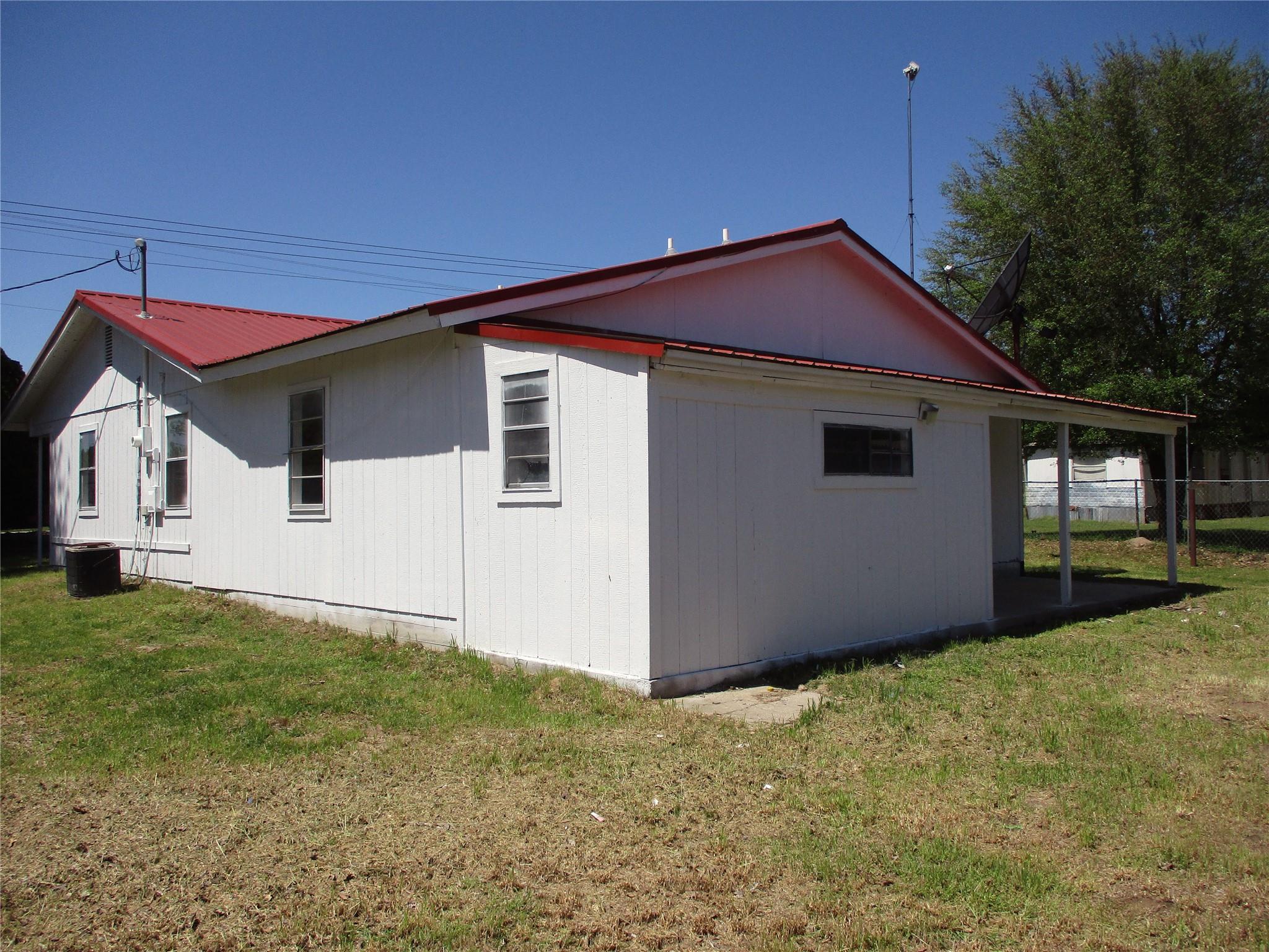 main property photo 5