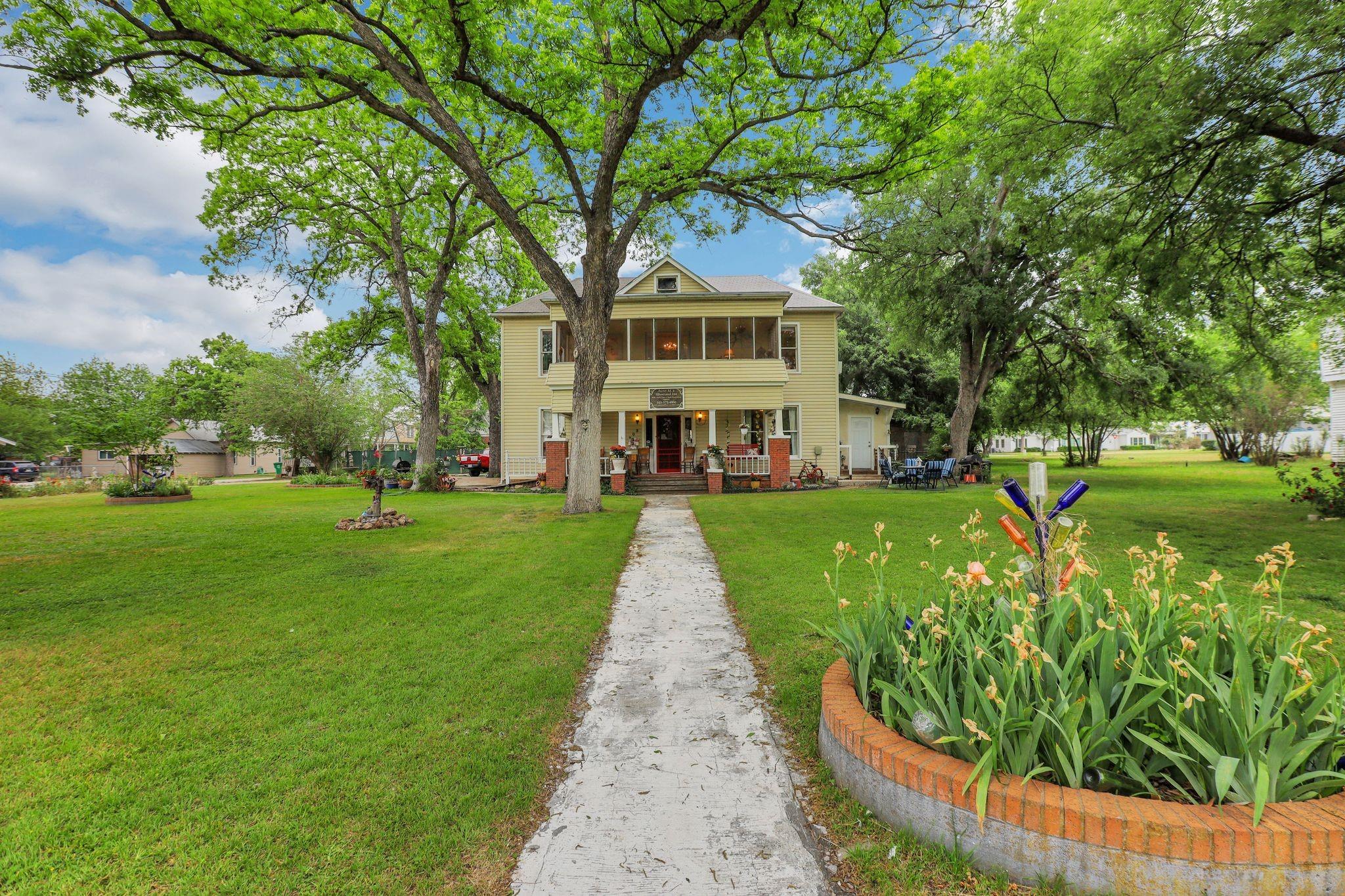 main property photo 30