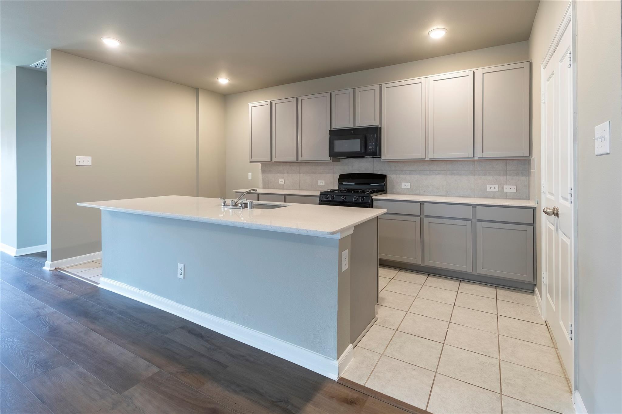 property viewer photo 5