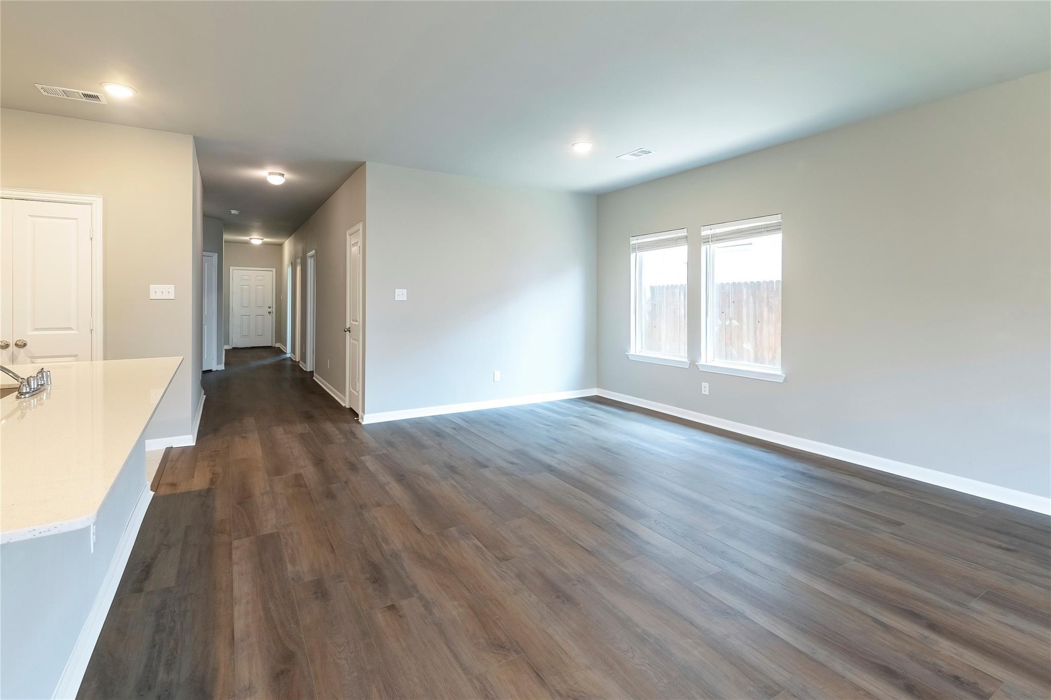 property viewer photo 7