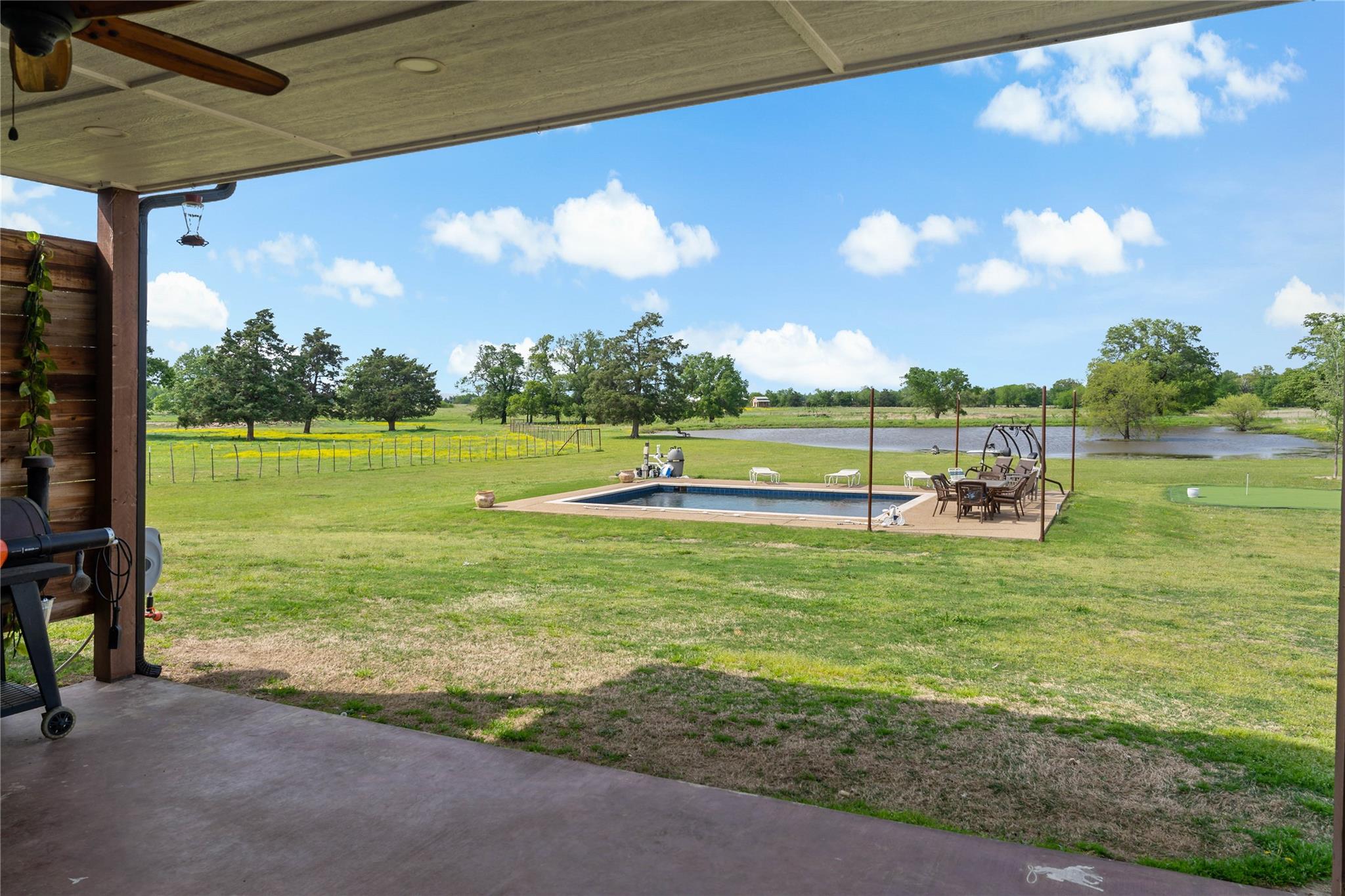 main property photo 22