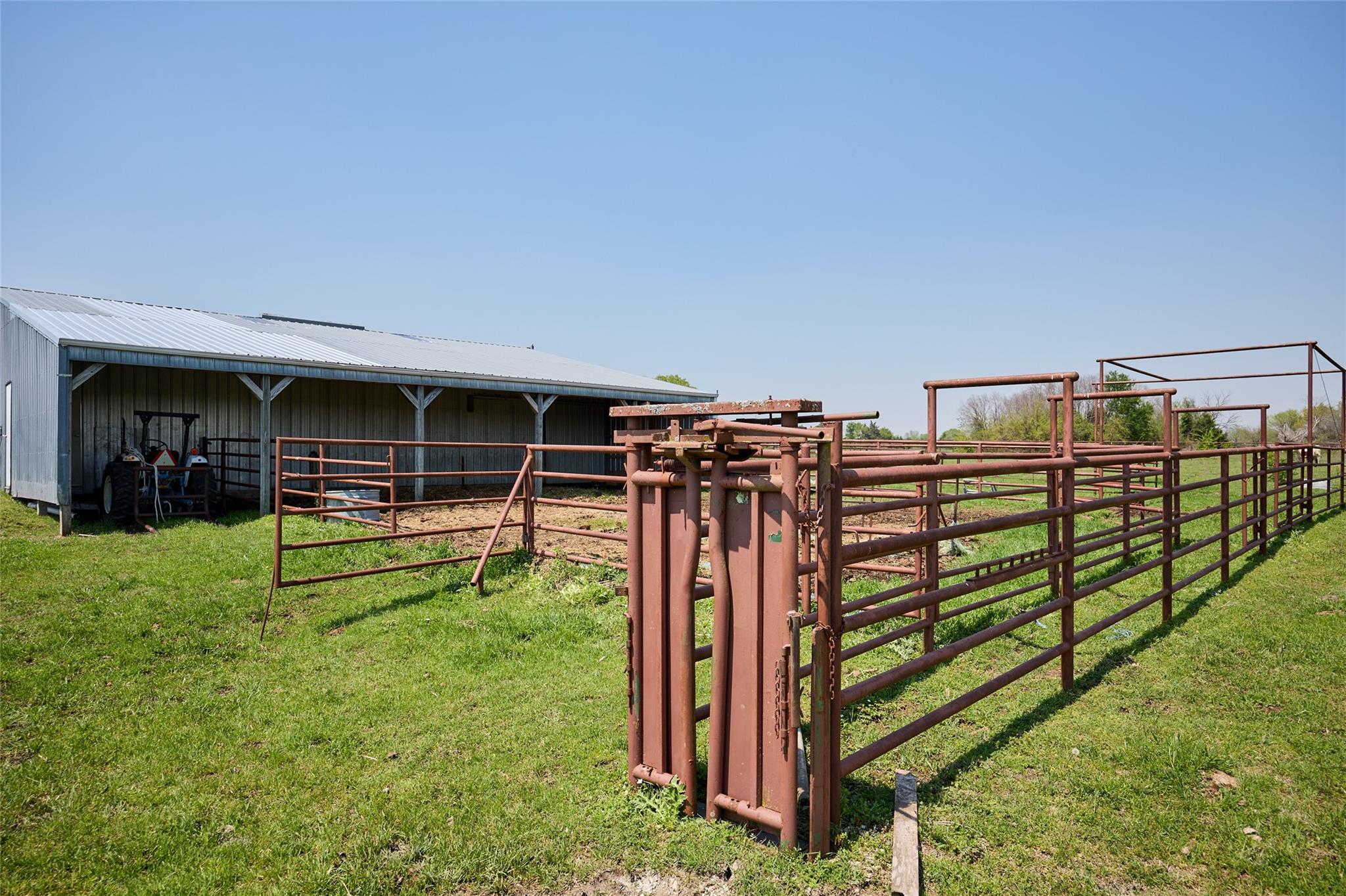 main property photo 13