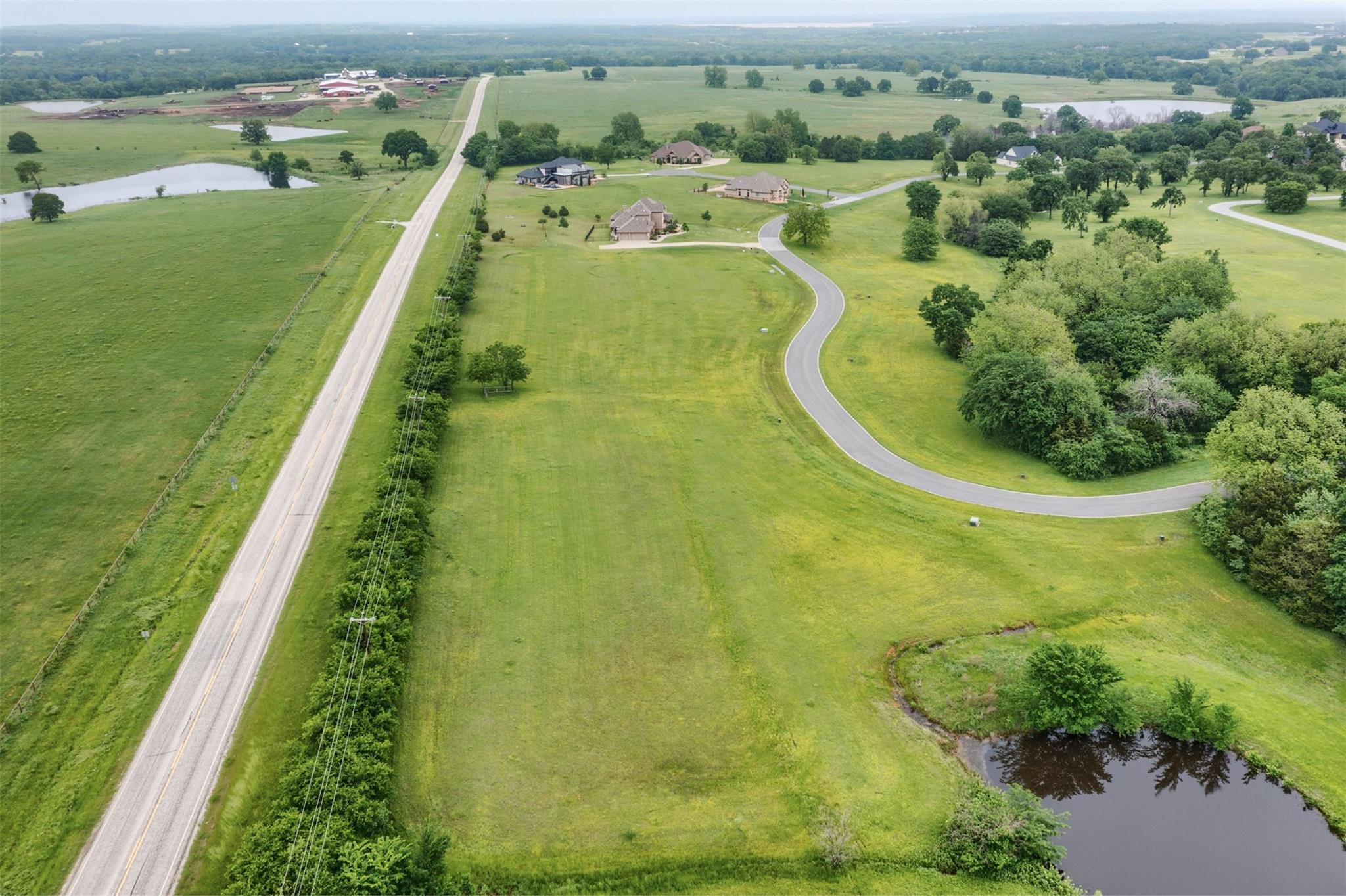 main property photo 14