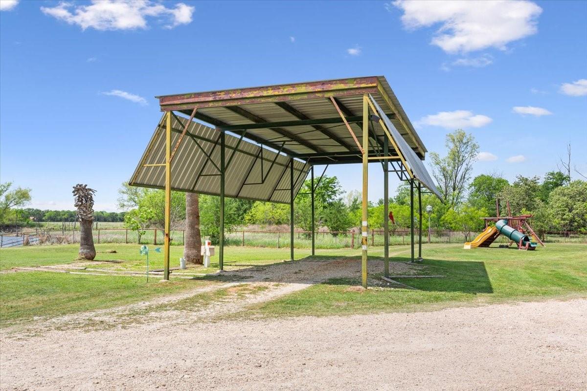 main property photo 31