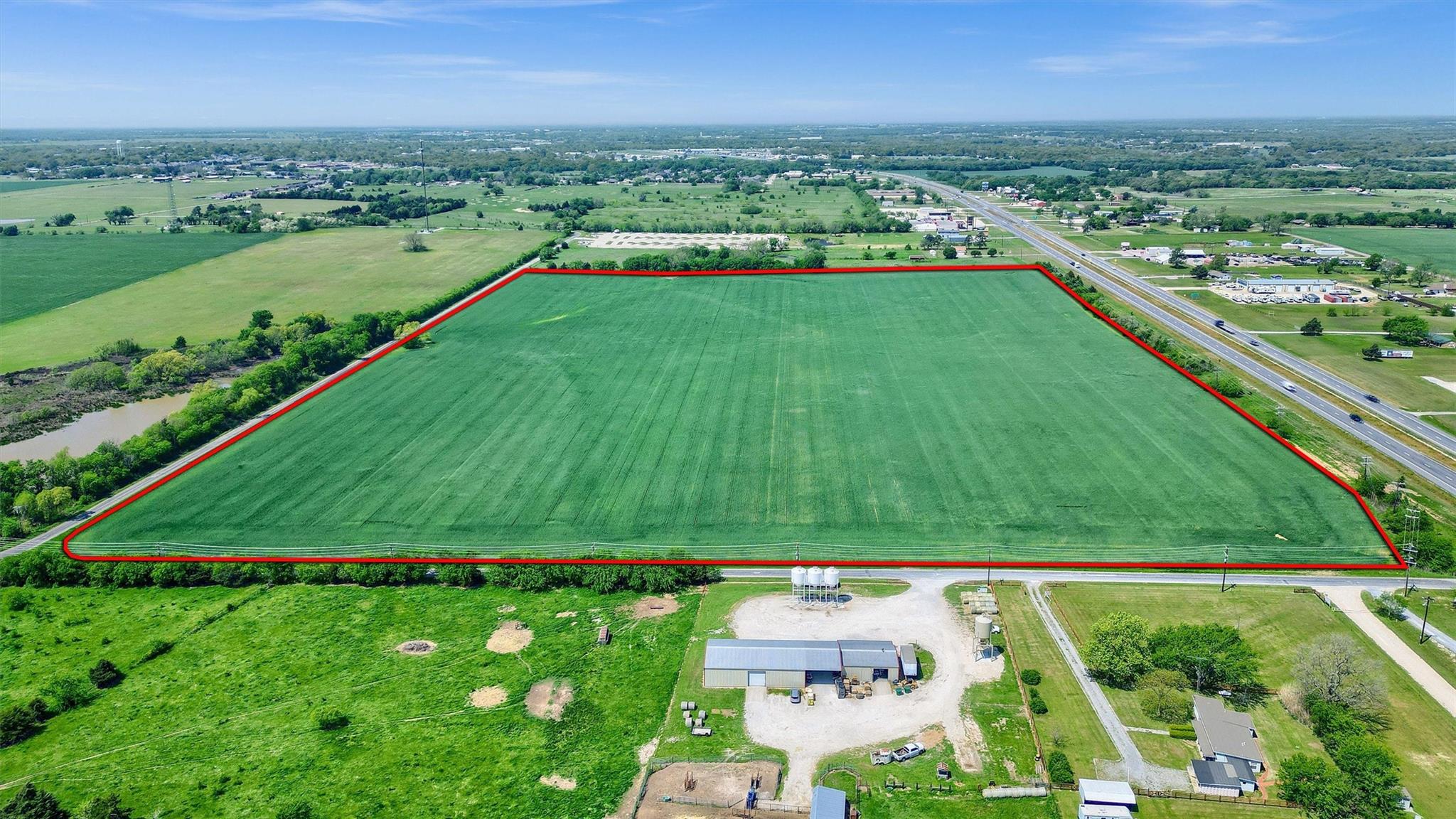main property photo 4