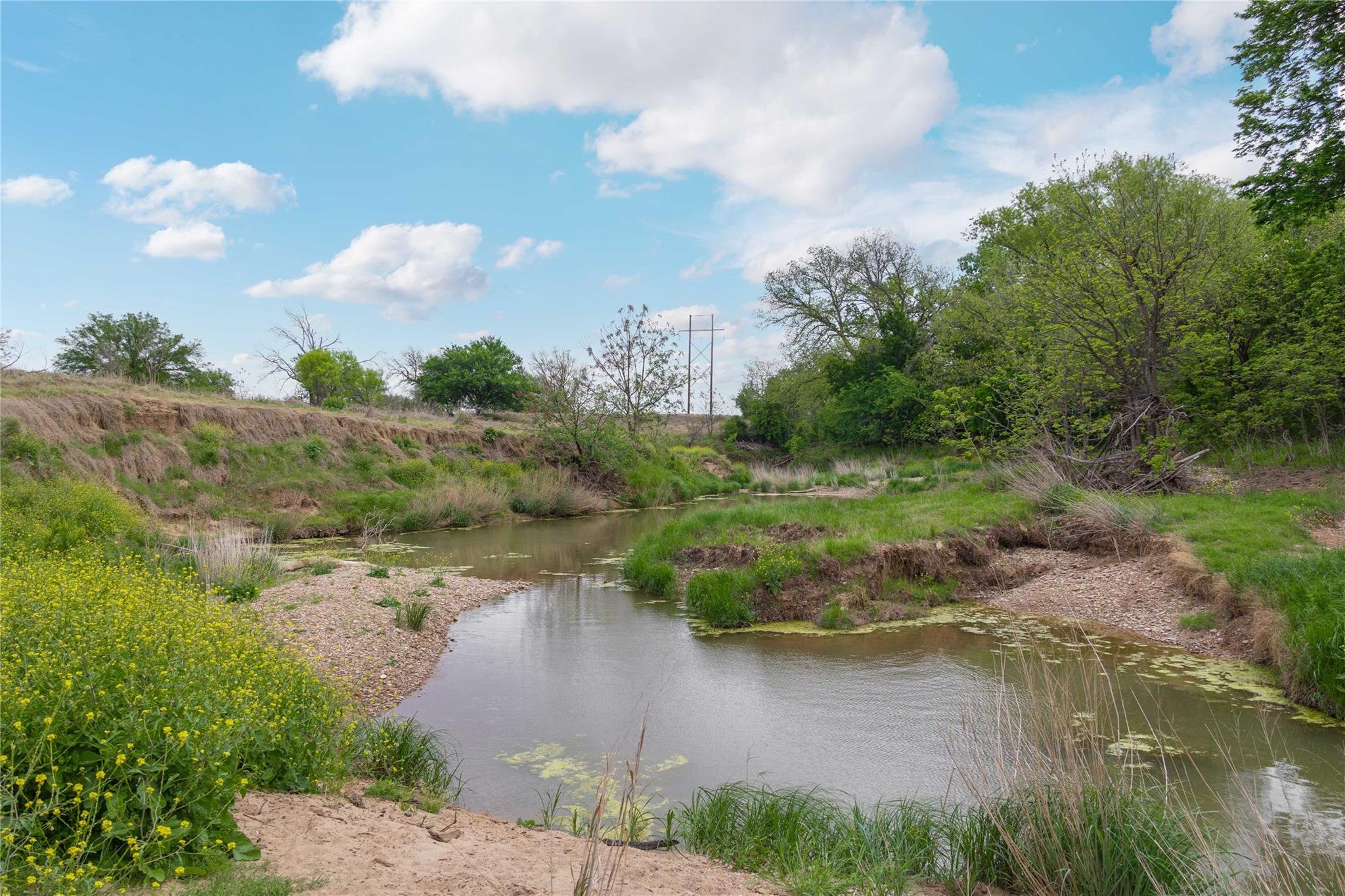 main property photo 16