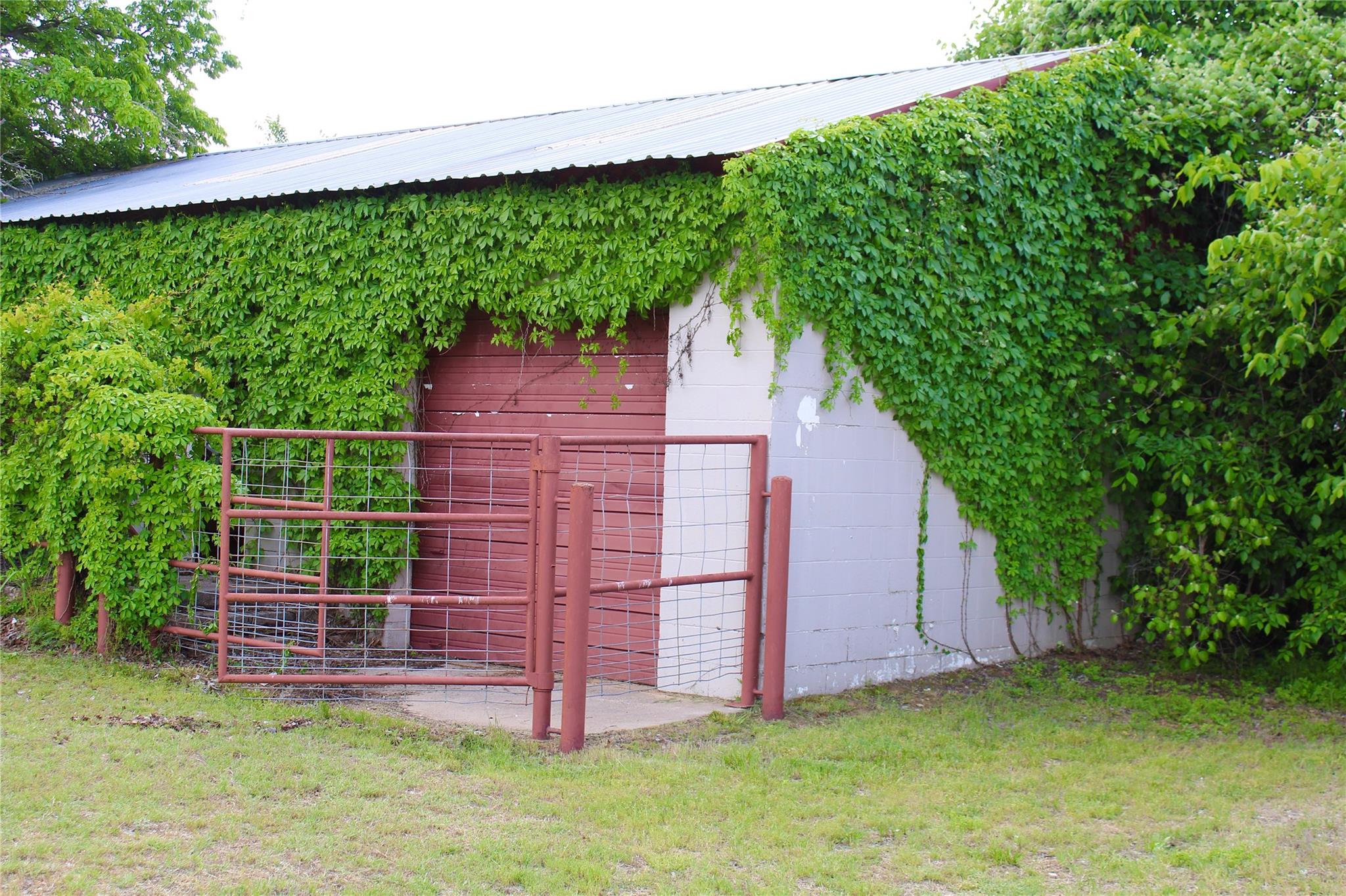 main property photo 8