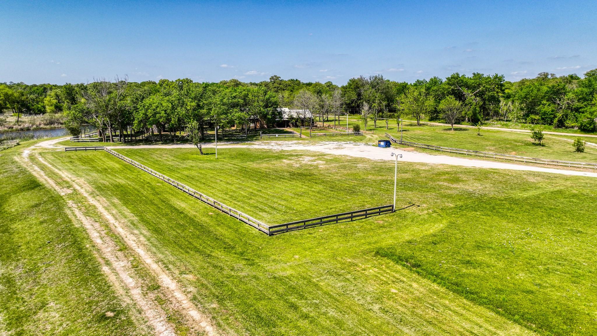main property photo 32