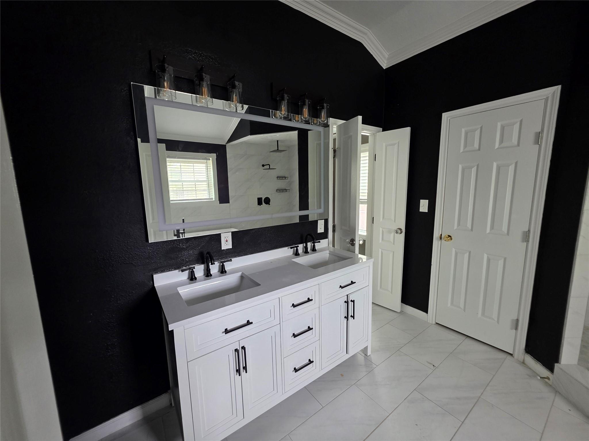 property viewer photo 15