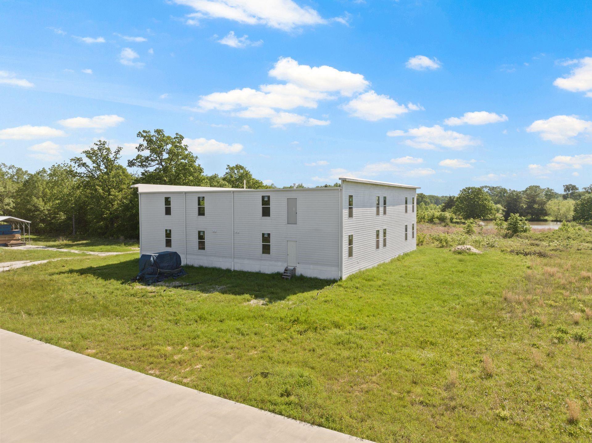 main property photo 6