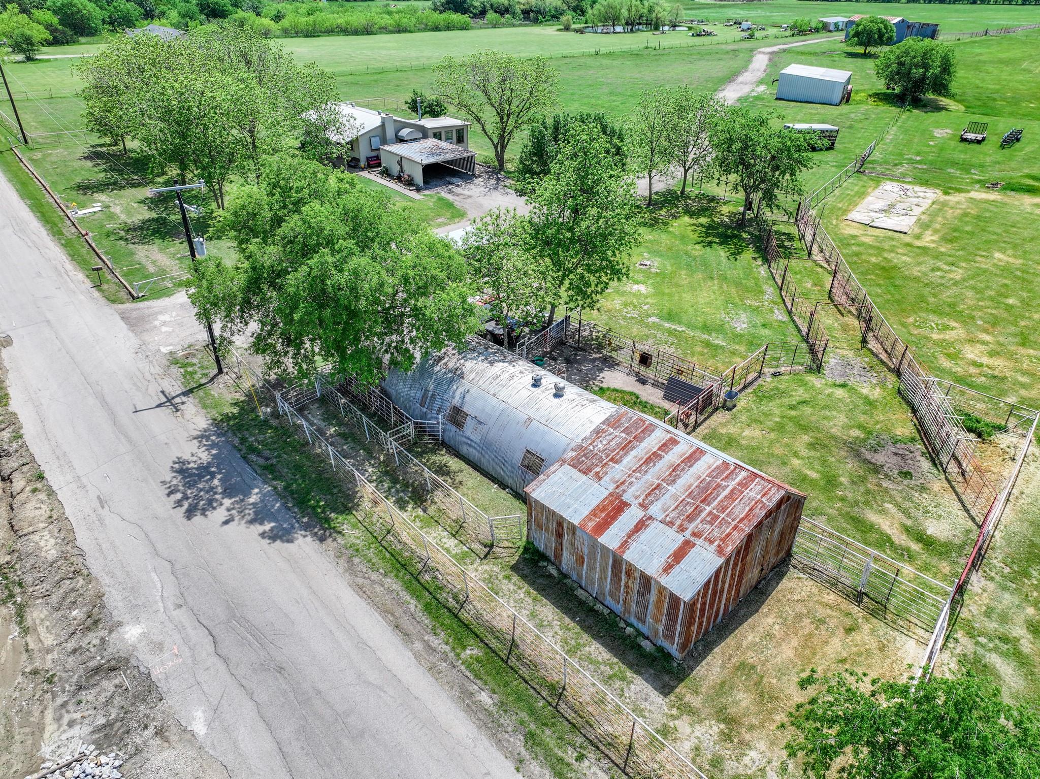 main property photo 33