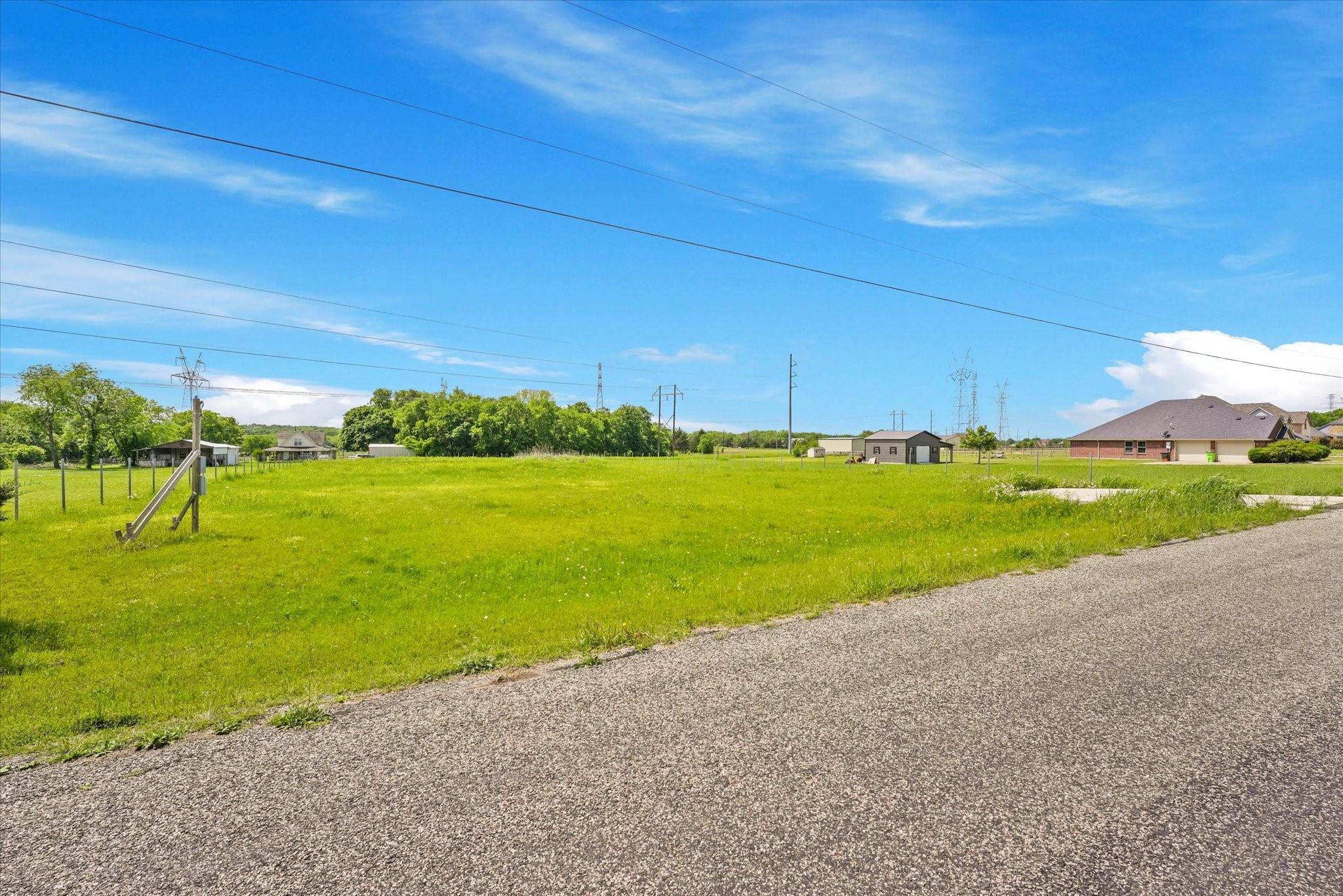 main property photo 11