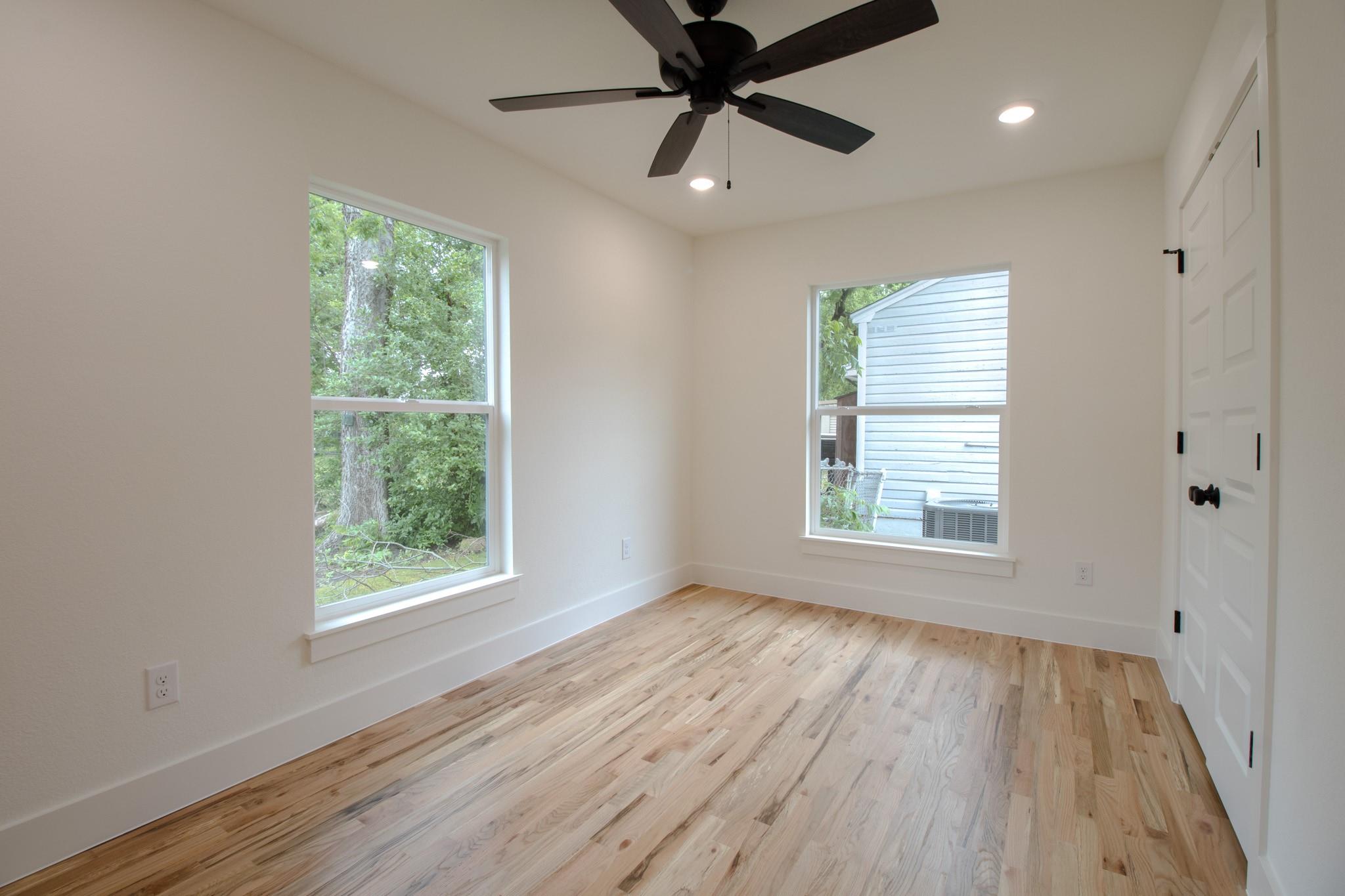 property viewer photo 19