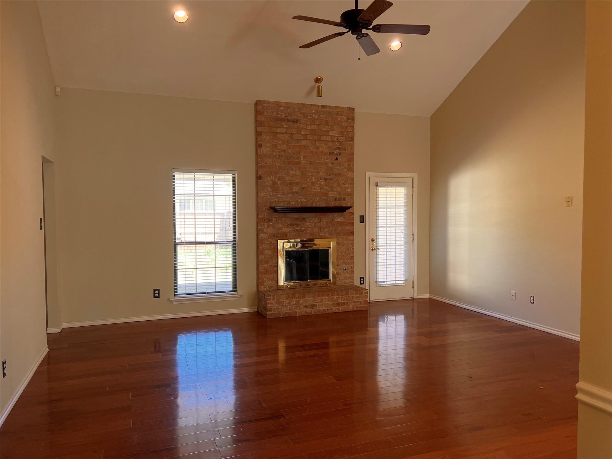 property viewer photo 4