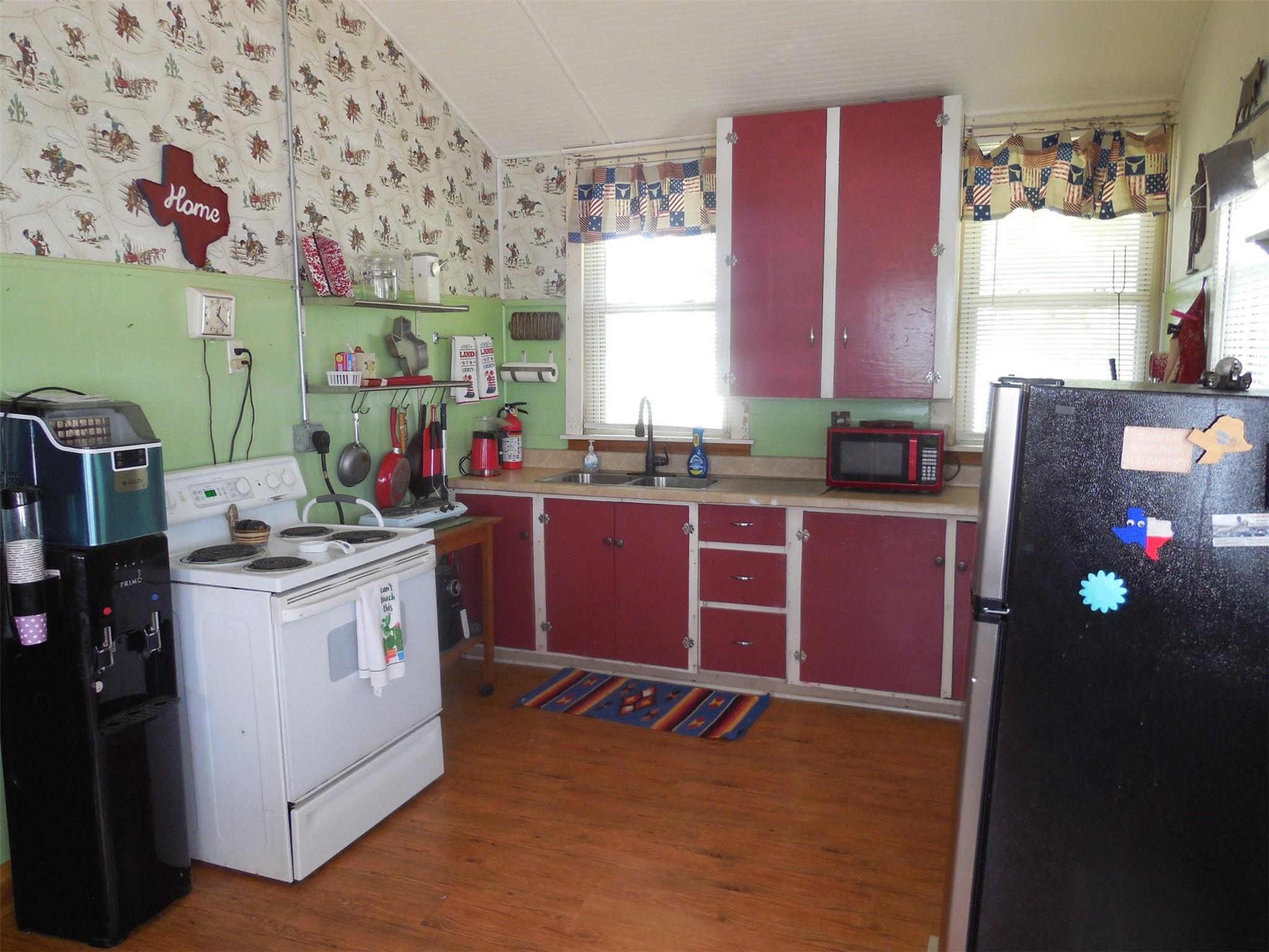 main property photo 17