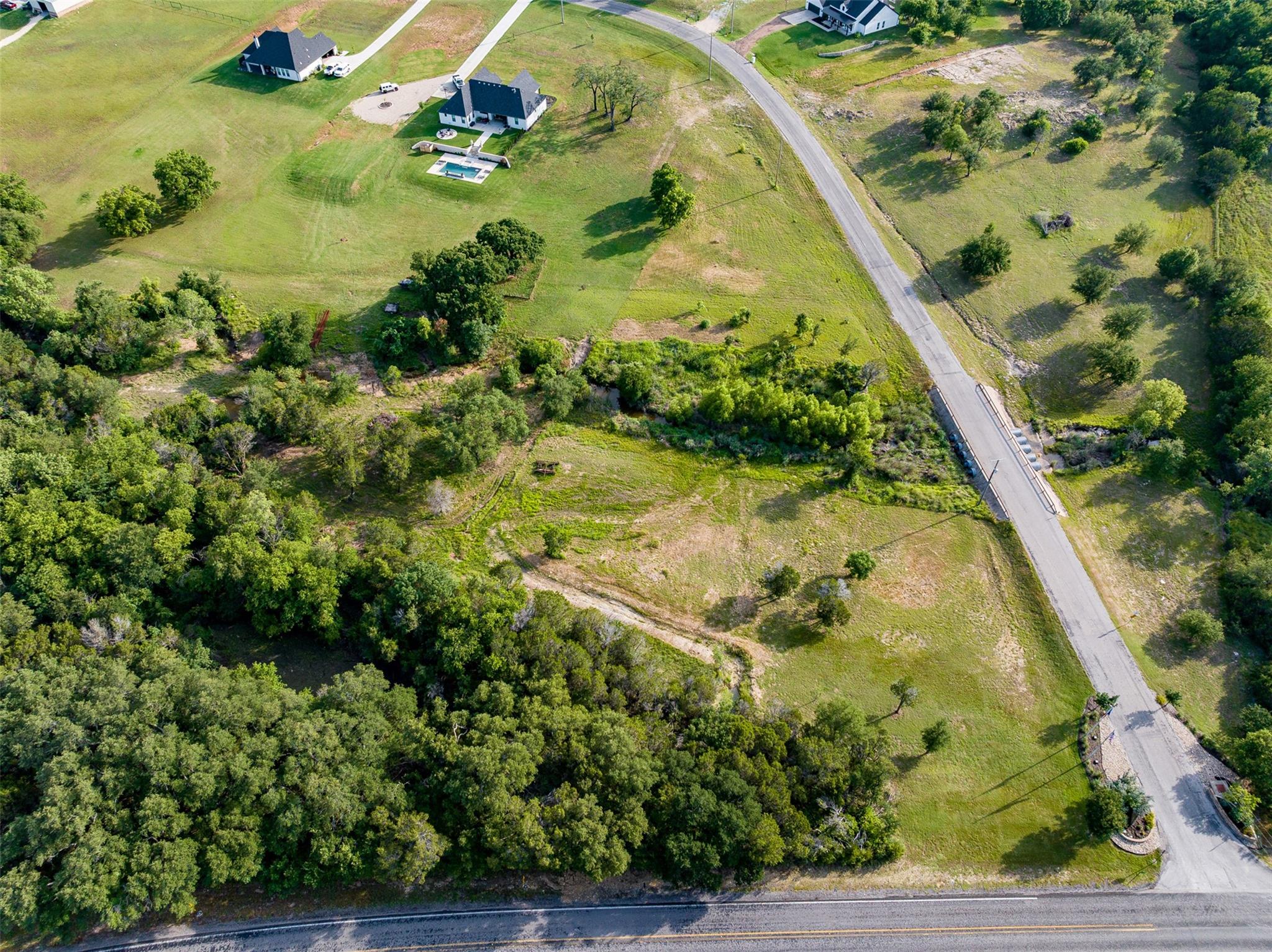 main property photo 32