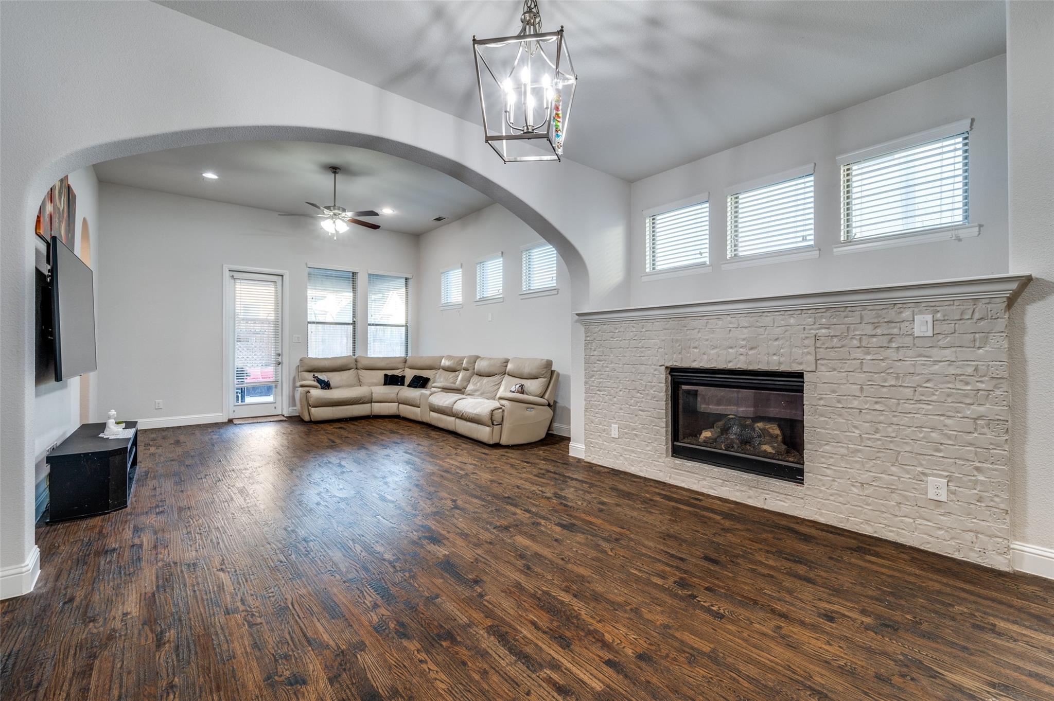 property viewer photo 6