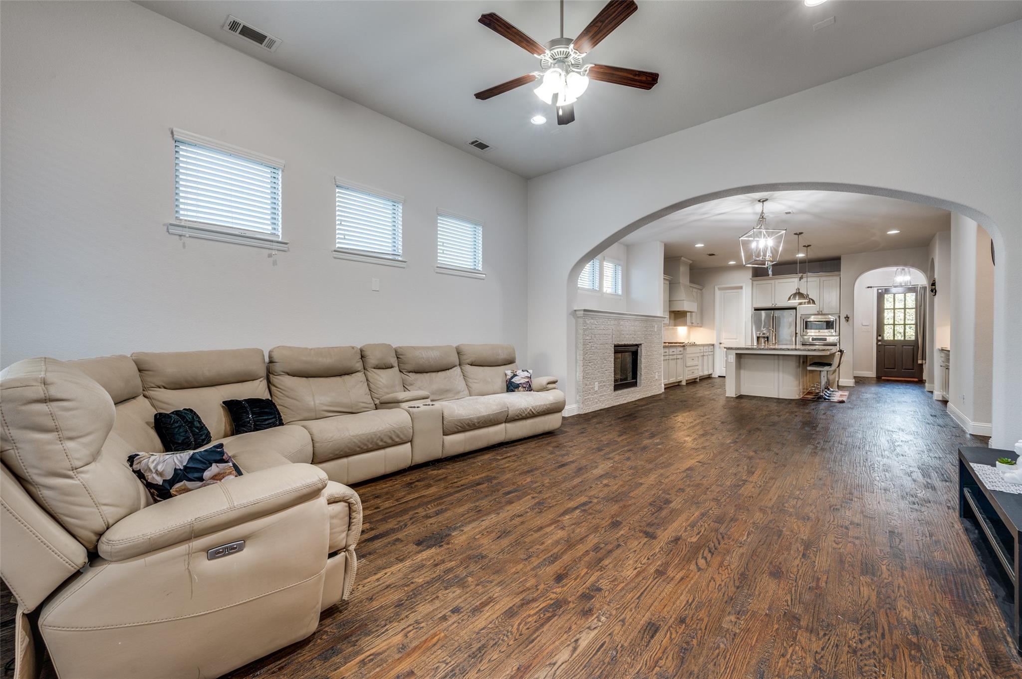 property viewer photo 7